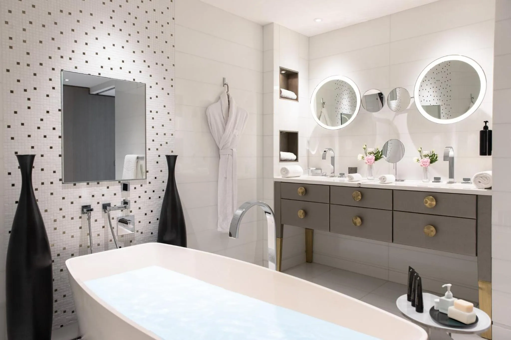 Bathroom in Mandarin Oriental, Paris