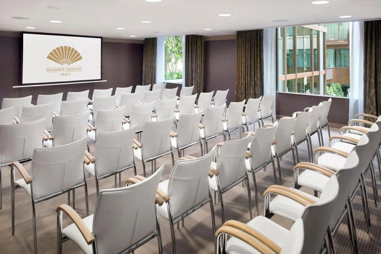 Meeting/conference room in Mandarin Oriental, Paris