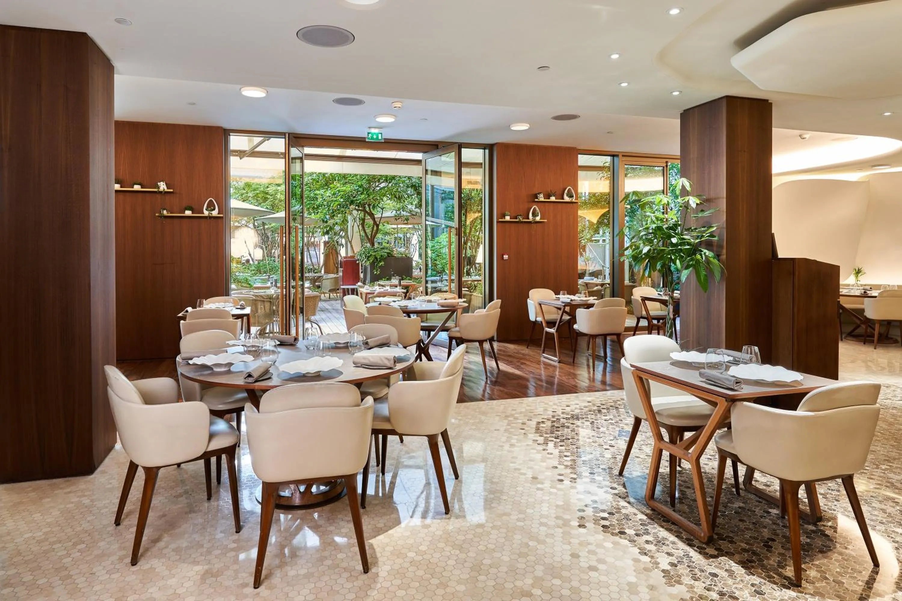 Restaurant/places to eat in Mandarin Oriental, Paris