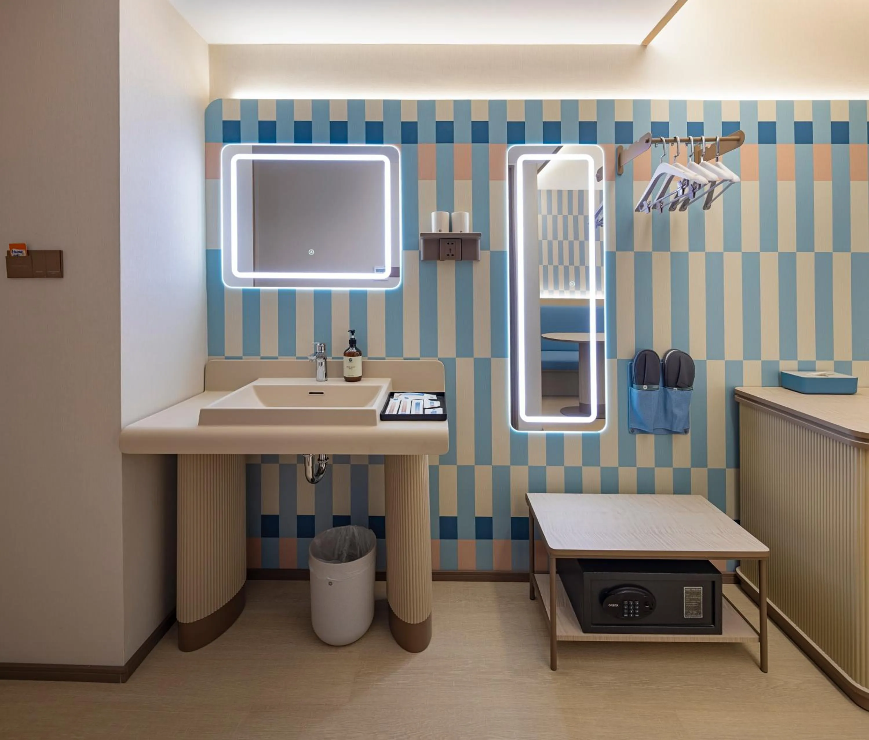 furniture in HANTING HOTEL HO CHI MINH City - 胡志明汉庭国际中心酒店