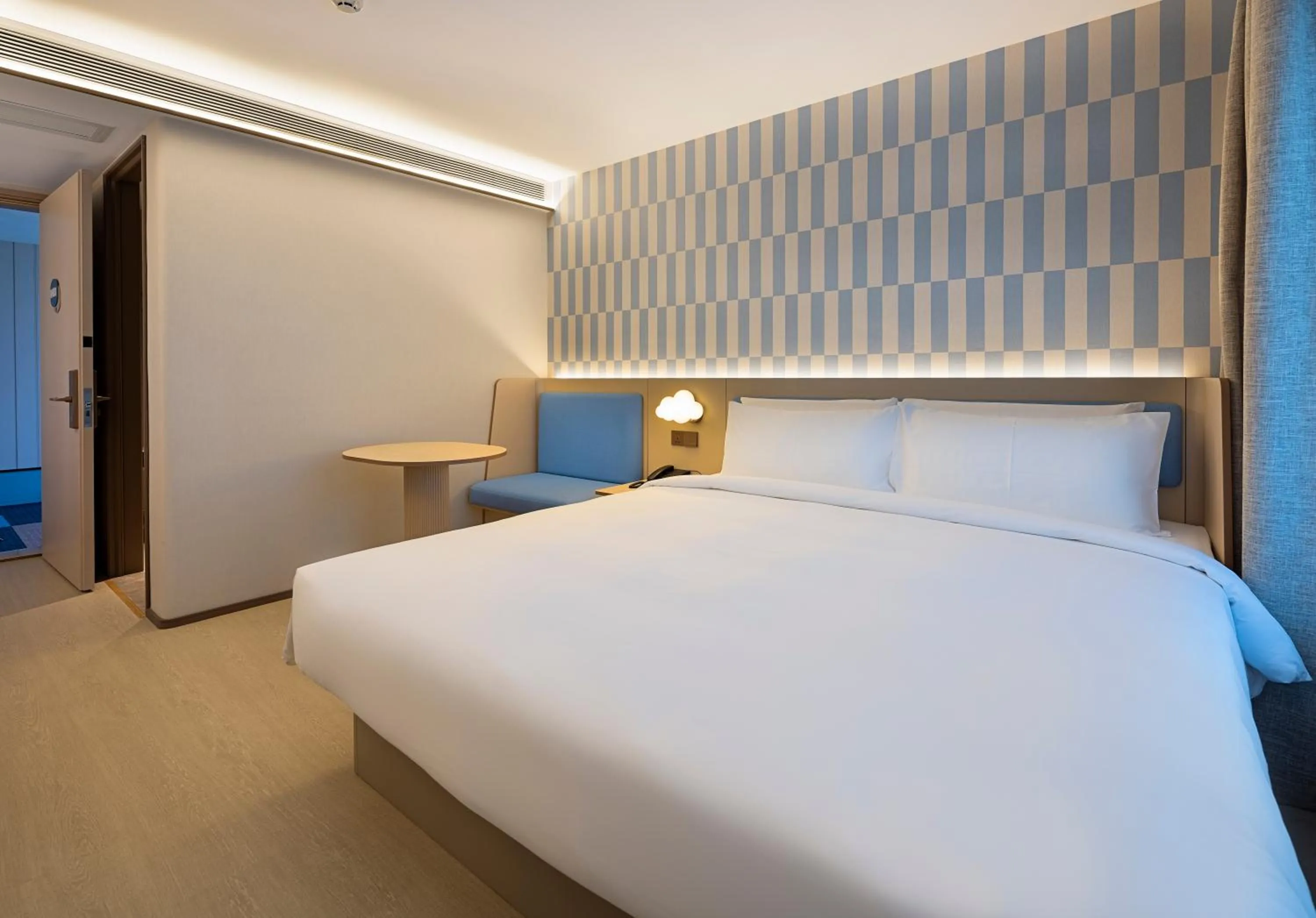 Bedroom, Bed in HANTING HOTEL HO CHI MINH City - 胡志明汉庭国际中心酒店