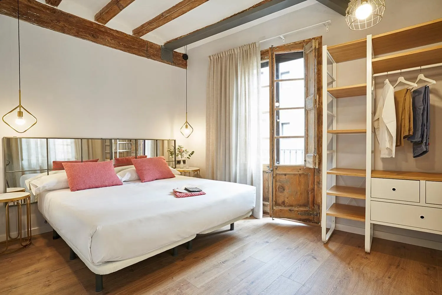 Bed in AinB Gothic-Jaume I Apartments