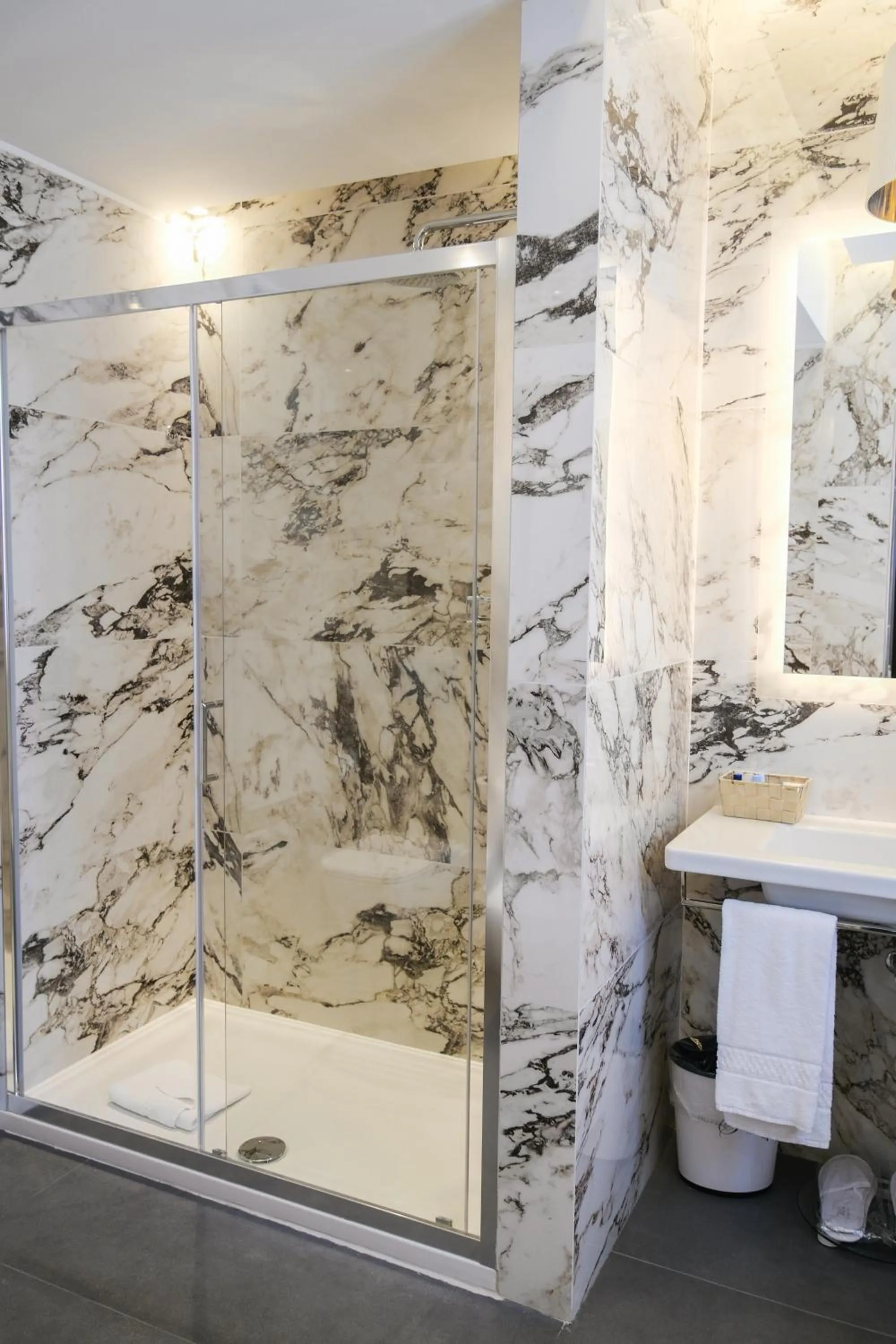 Bathroom in Stendhal Luxury Suites