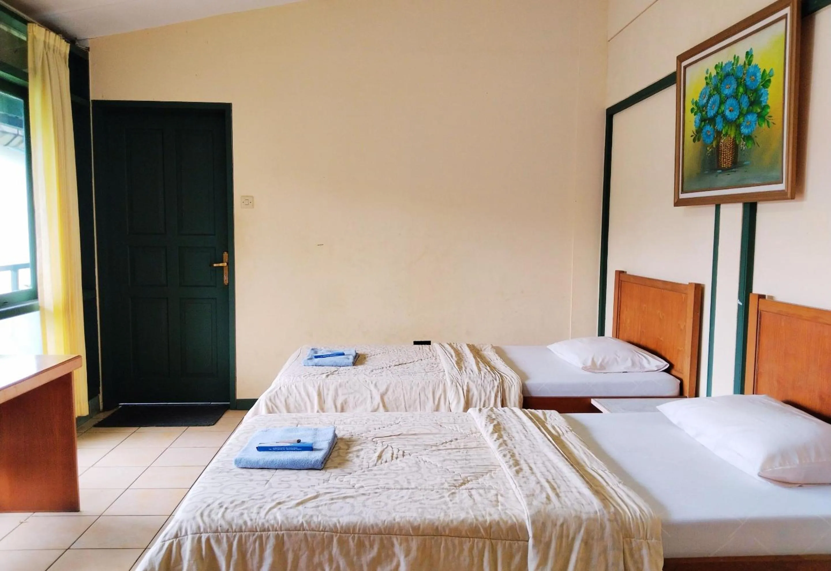 Bed in Hotel Grand Astoeti