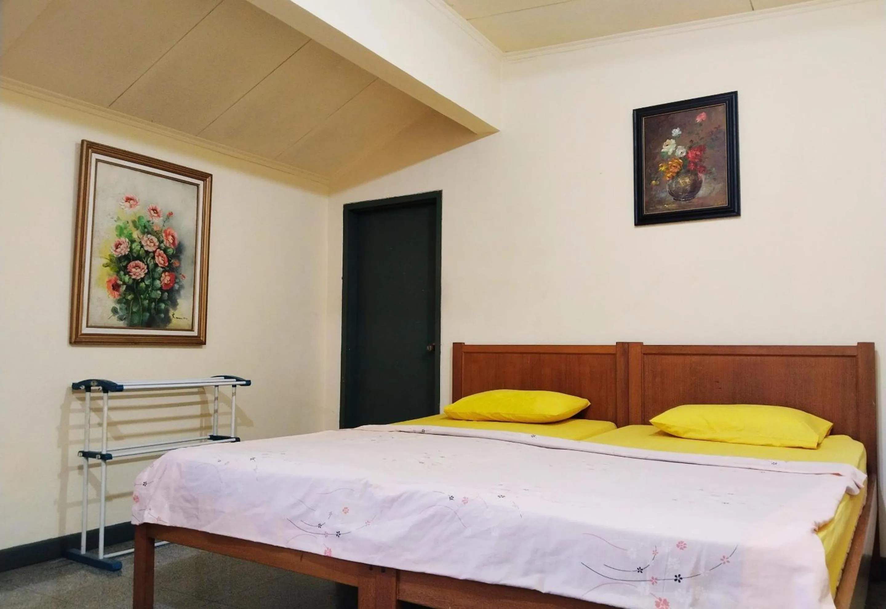 Bed in Hotel Grand Astoeti