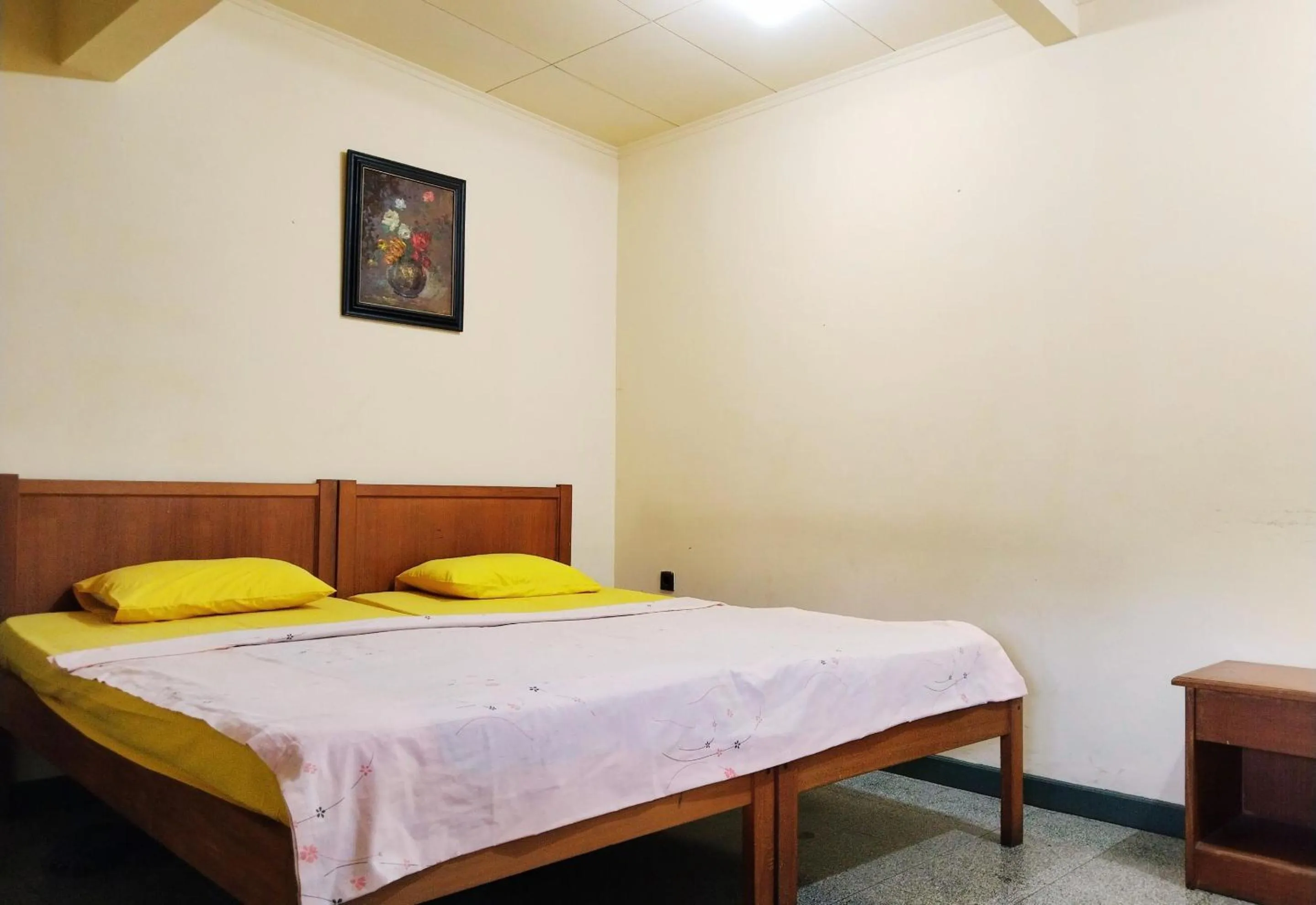 Bed in Hotel Grand Astoeti