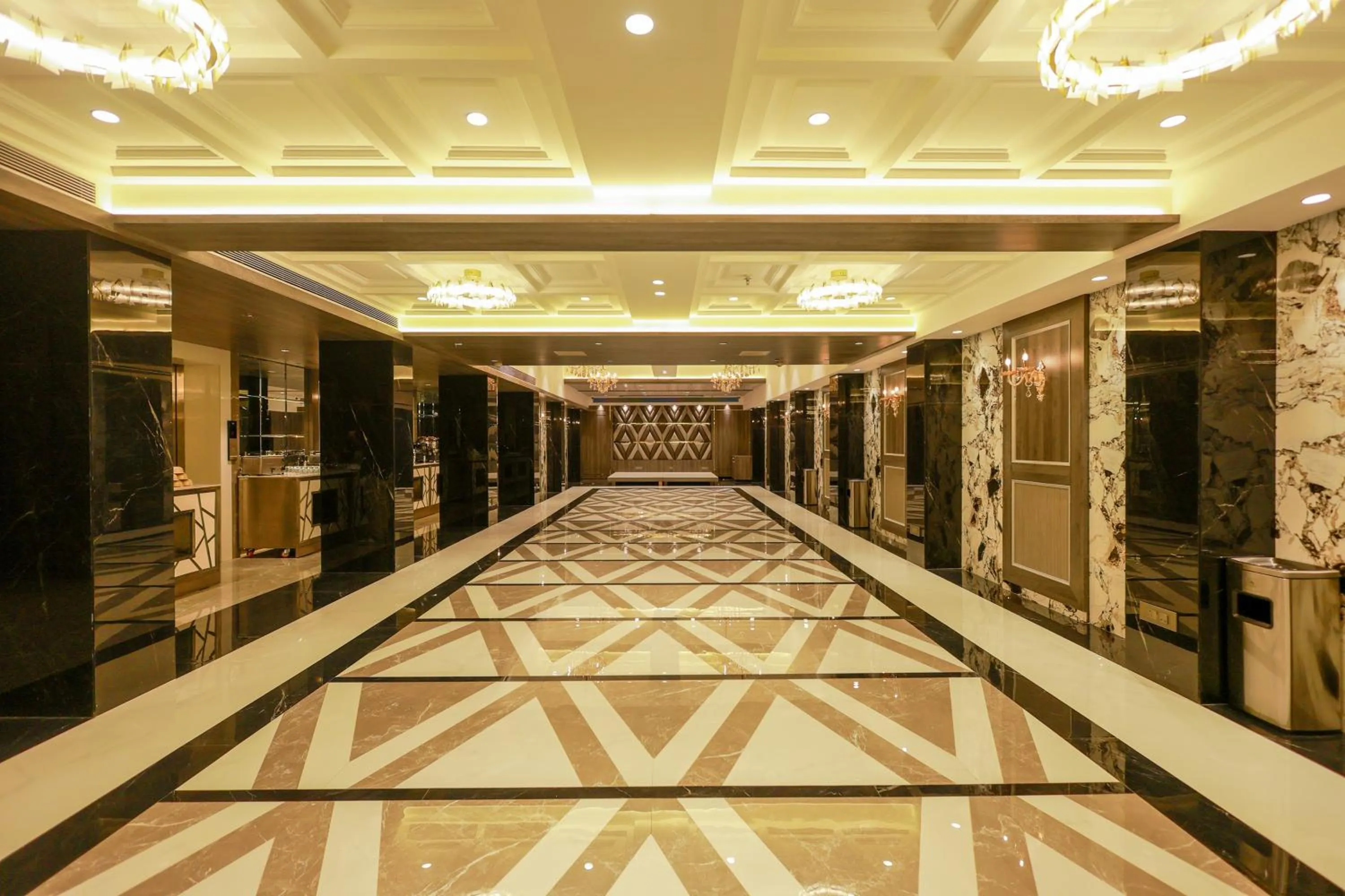 Area and facilities in Shera Hotels & Banquets