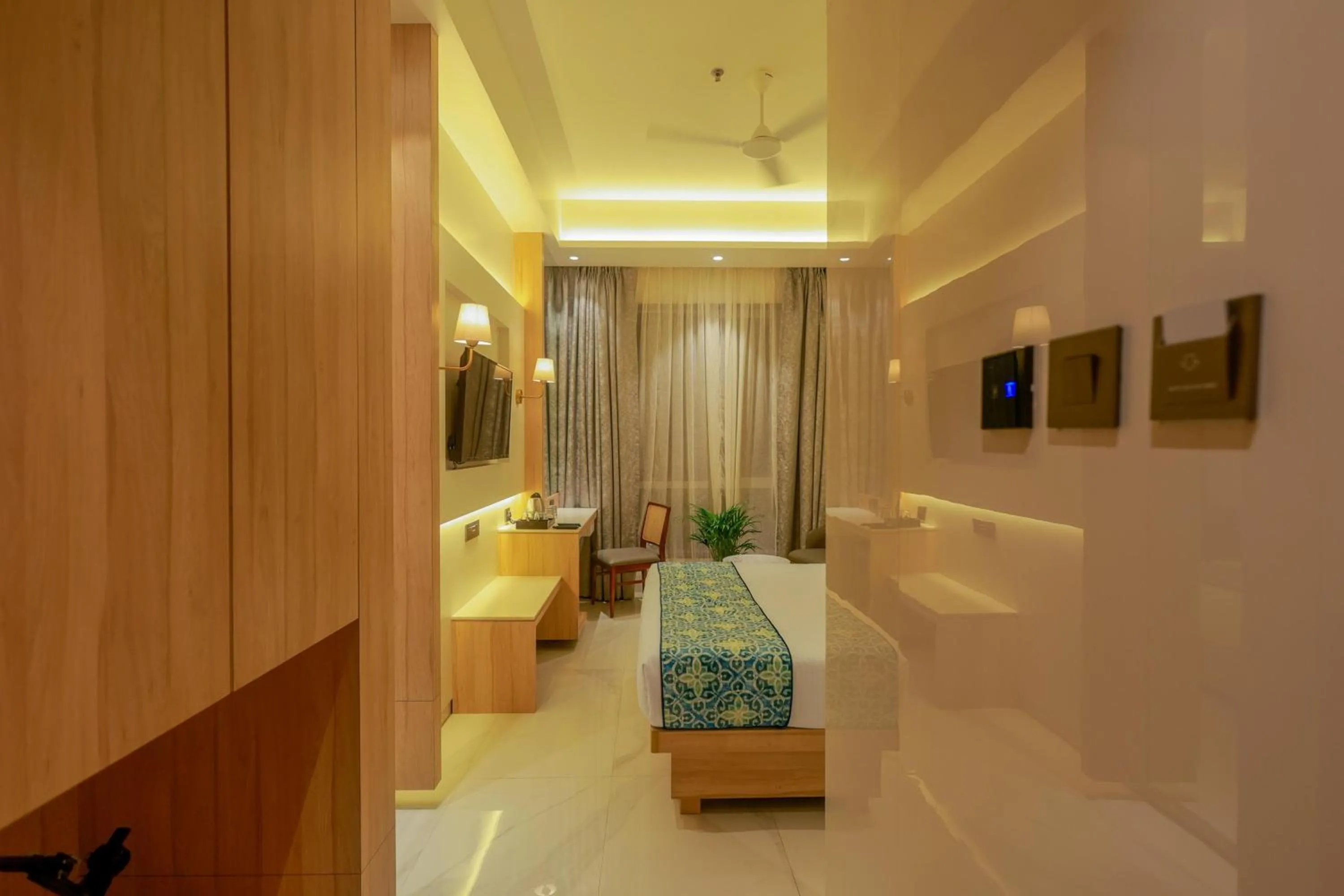 Bedroom, Bed in Shera Hotels & Banquets