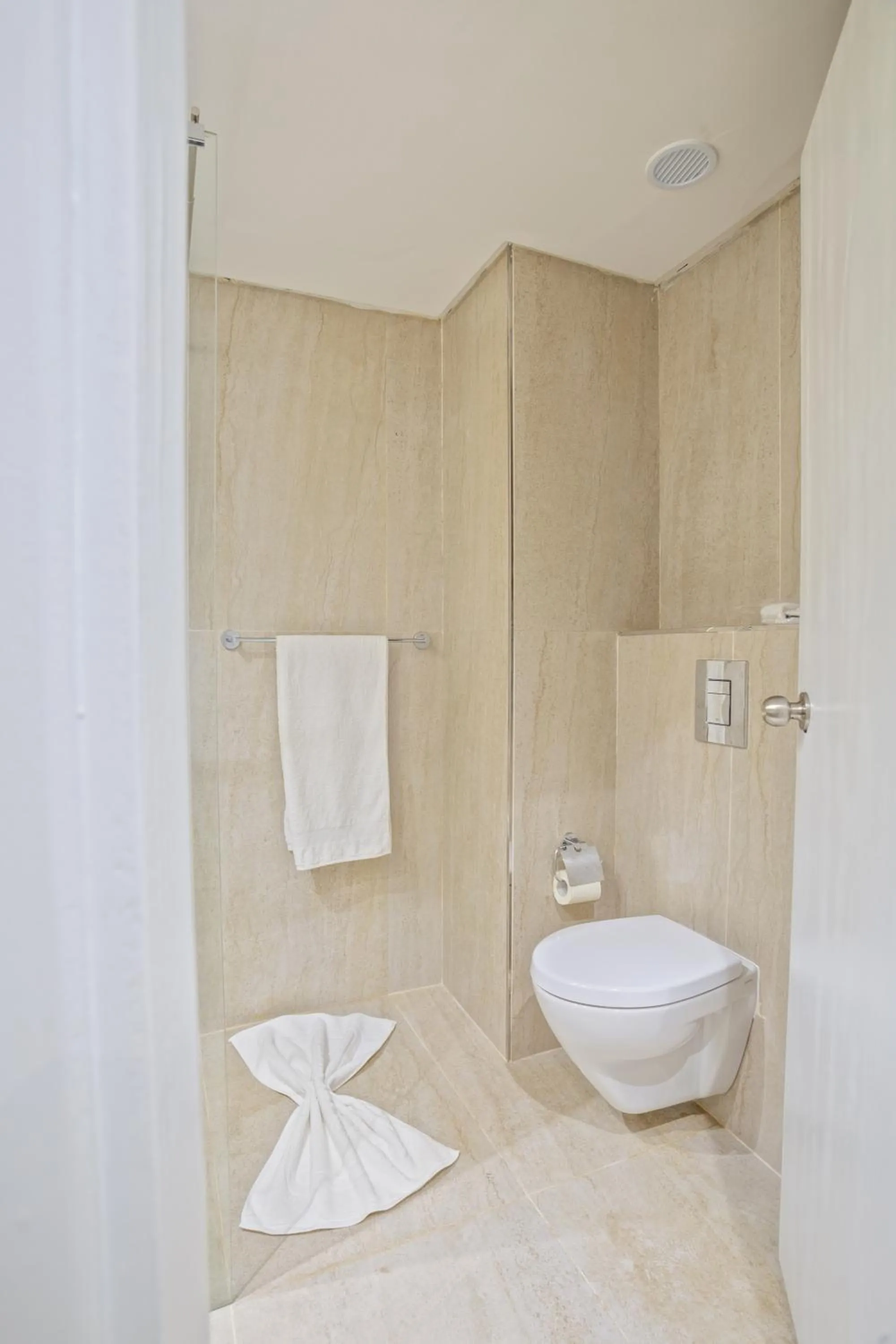 Toilet in Hotel Donia Sfax