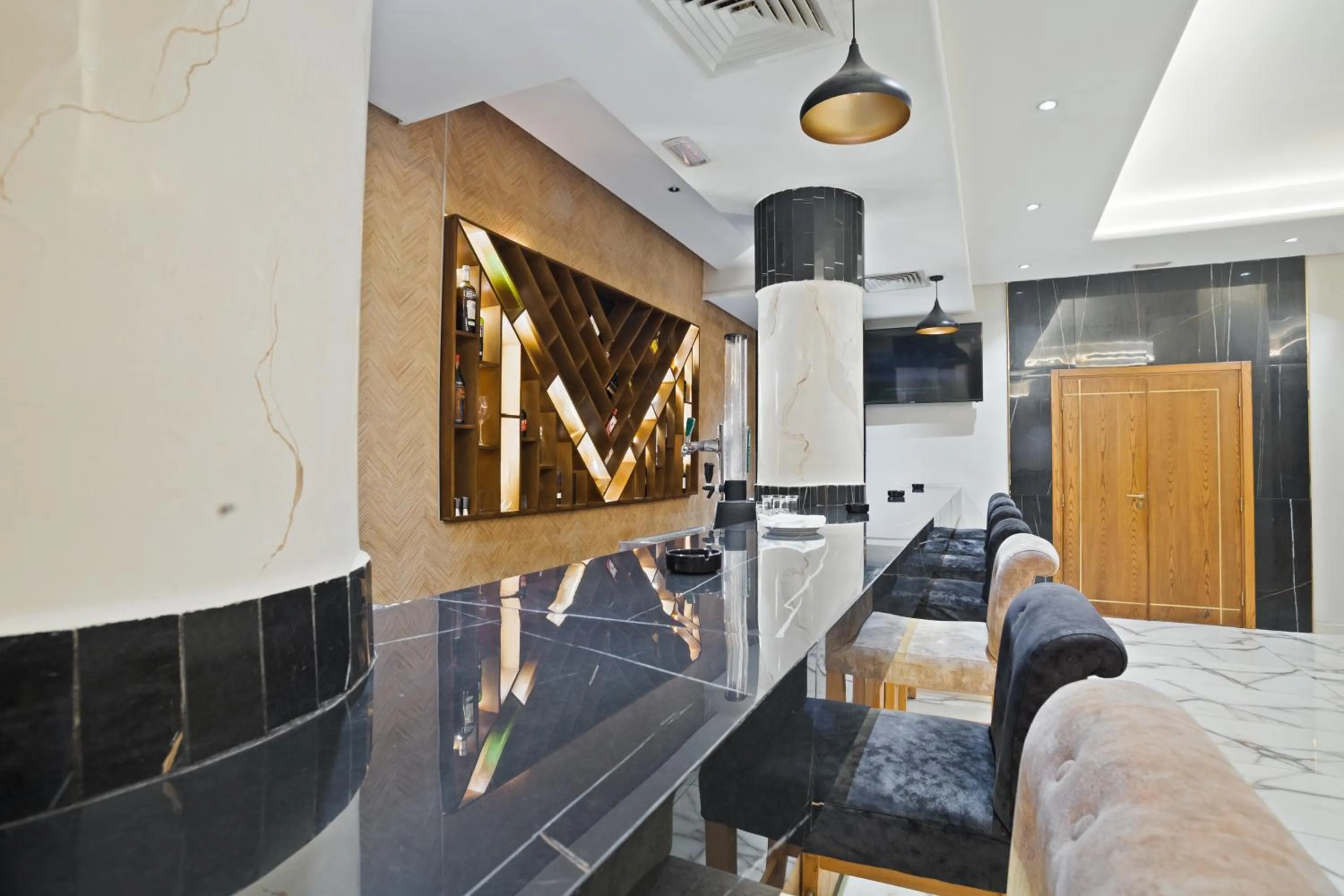 Lounge or bar, Bed in Hotel Donia Sfax