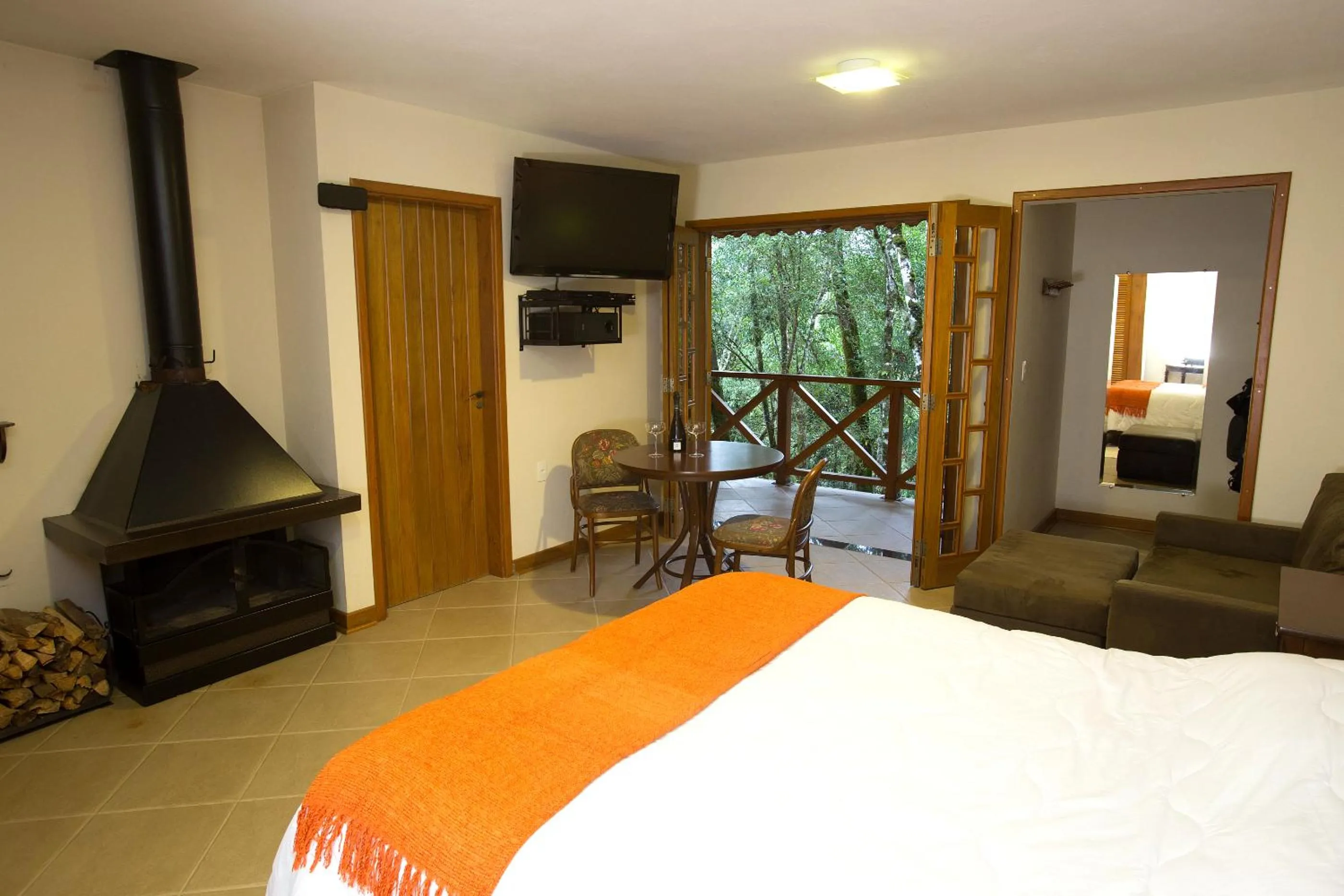 Bedroom, Bed in Pousada Chalé da Floresta