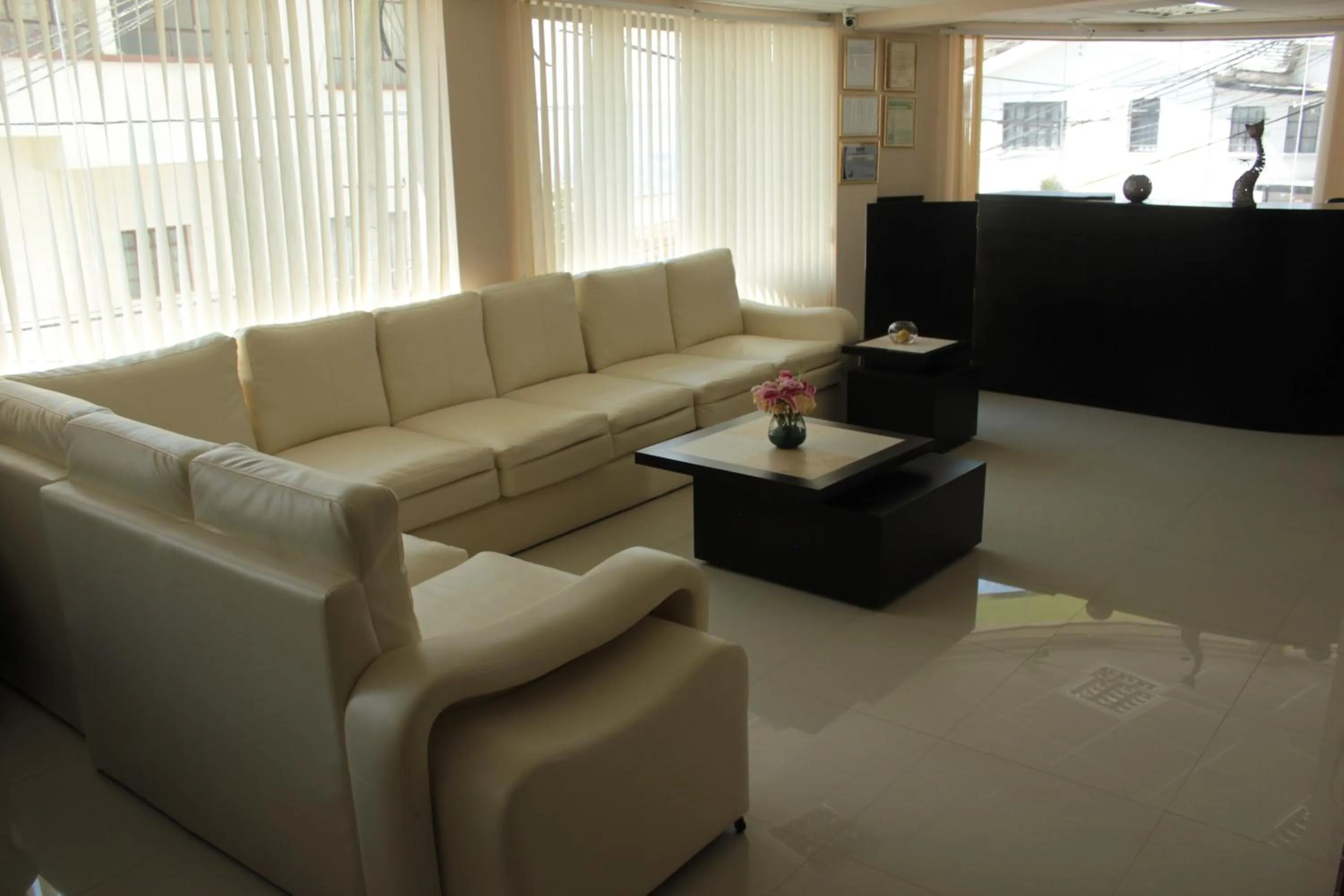 Communal lounge/ TV room in Almudena Apart Hotel