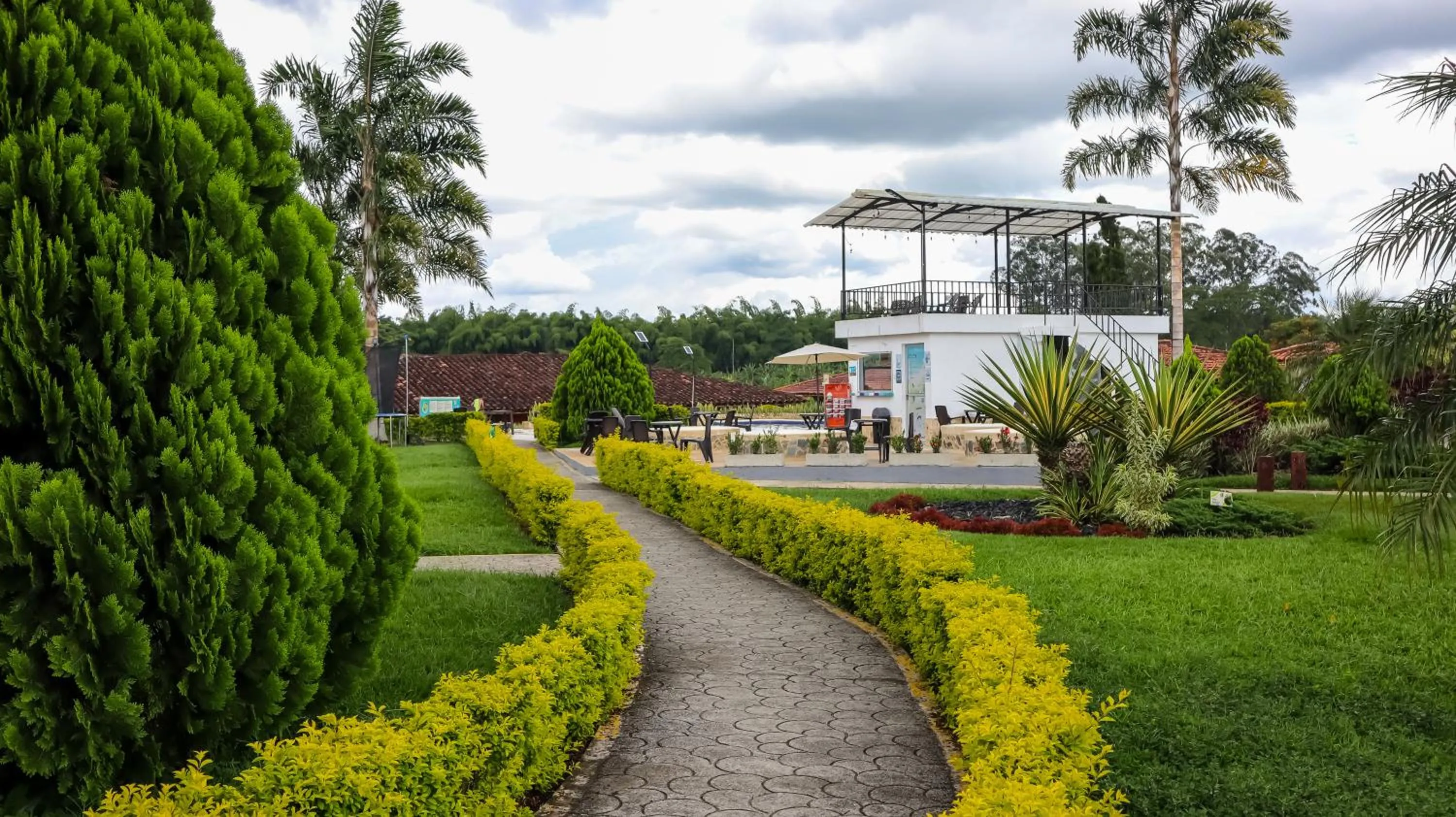 Garden in Hotel Parque de los Arrieros