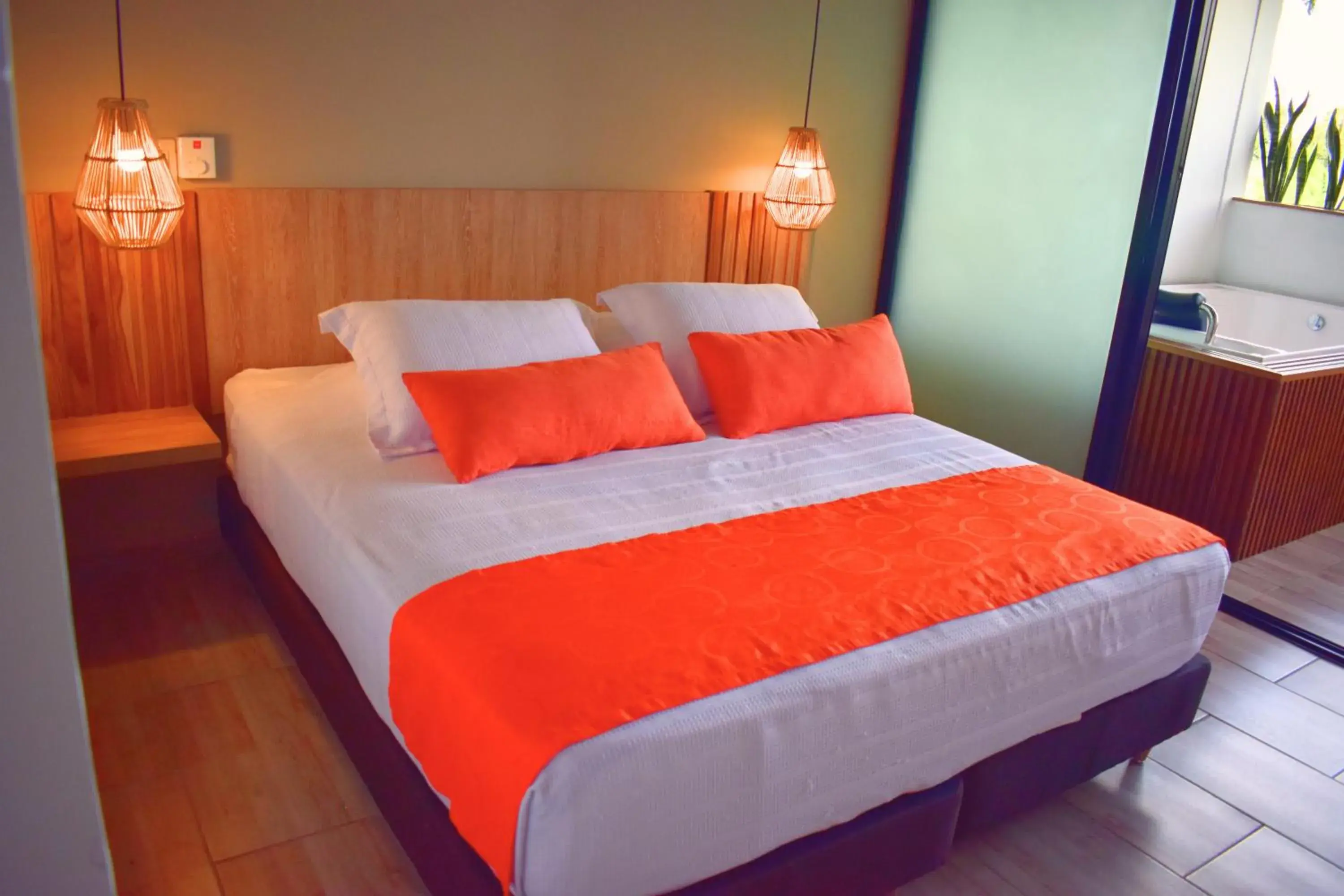 Deluxe Double Room with Bath in Hotel Parque de los Arrieros Deluxe Double Room with Bath in Hotel Parque de los Arrieros