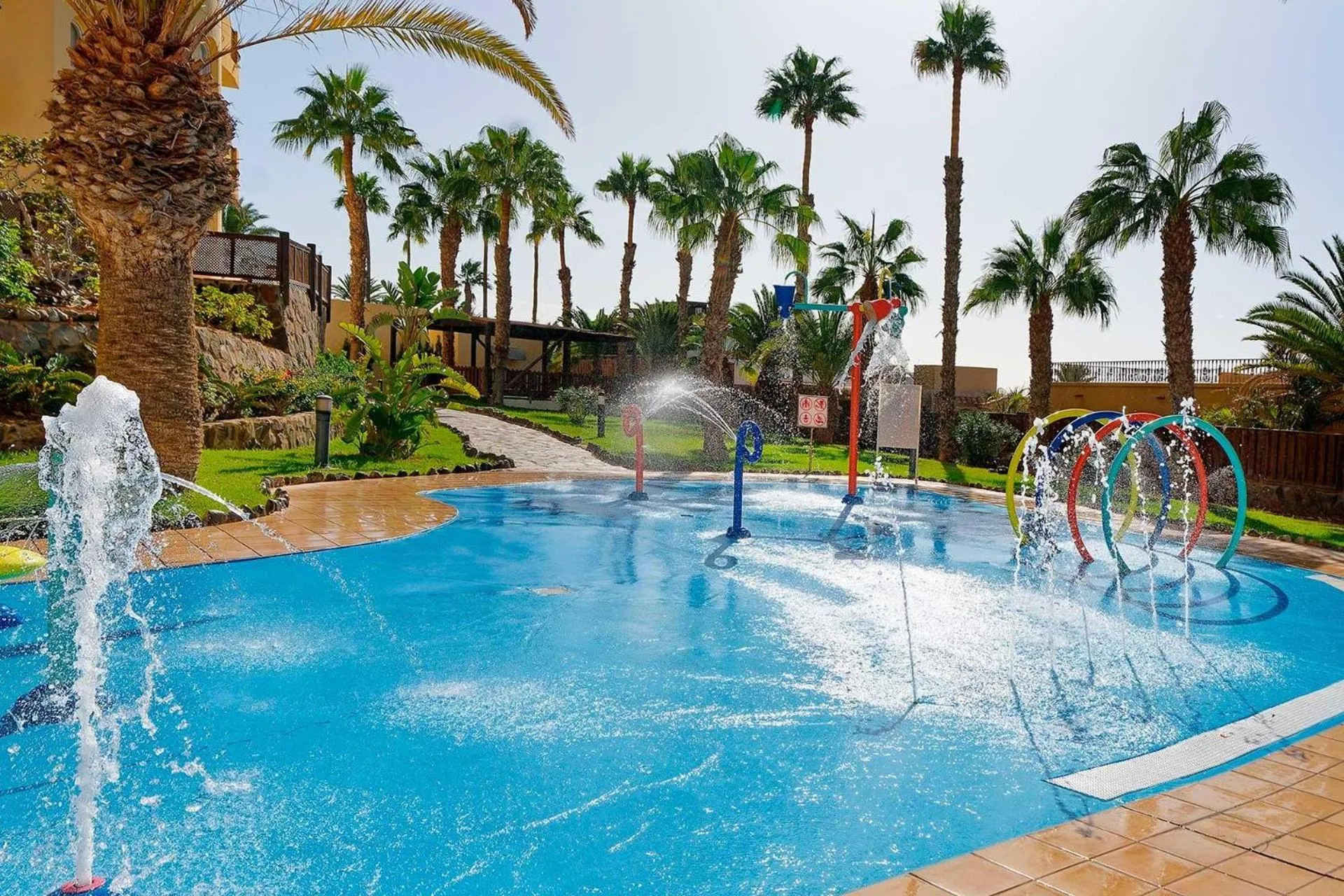 children in Sport Hotel Monte Feliz - powered by Playitas