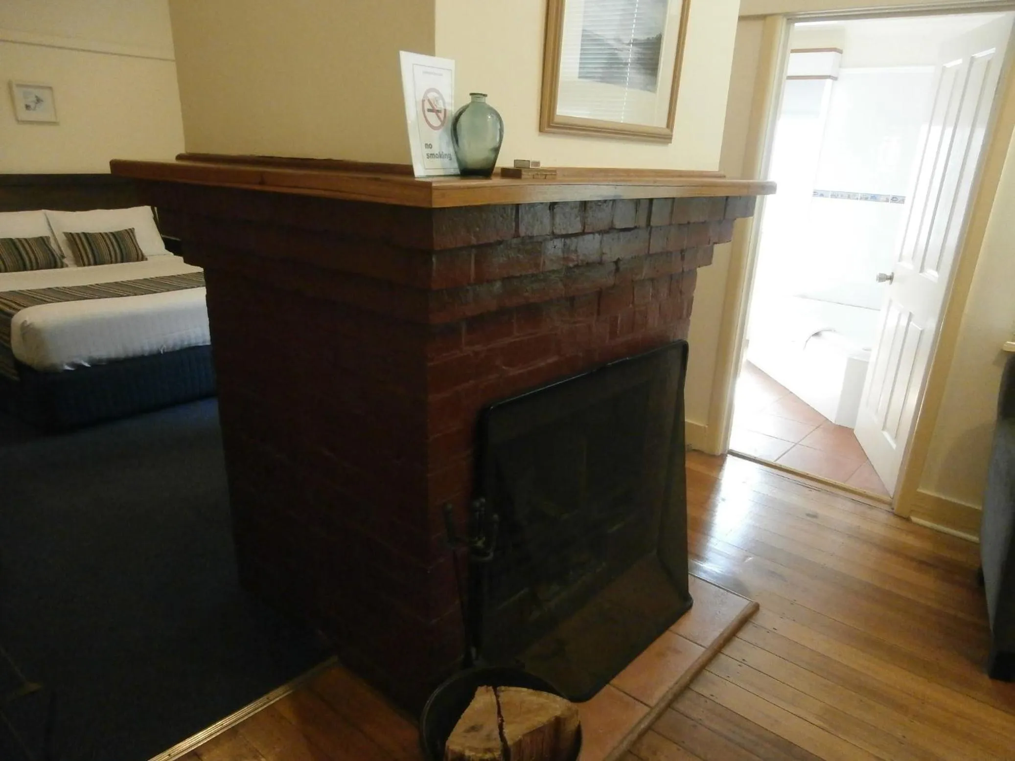 Decorative detail, Bed in Marlo Hotel