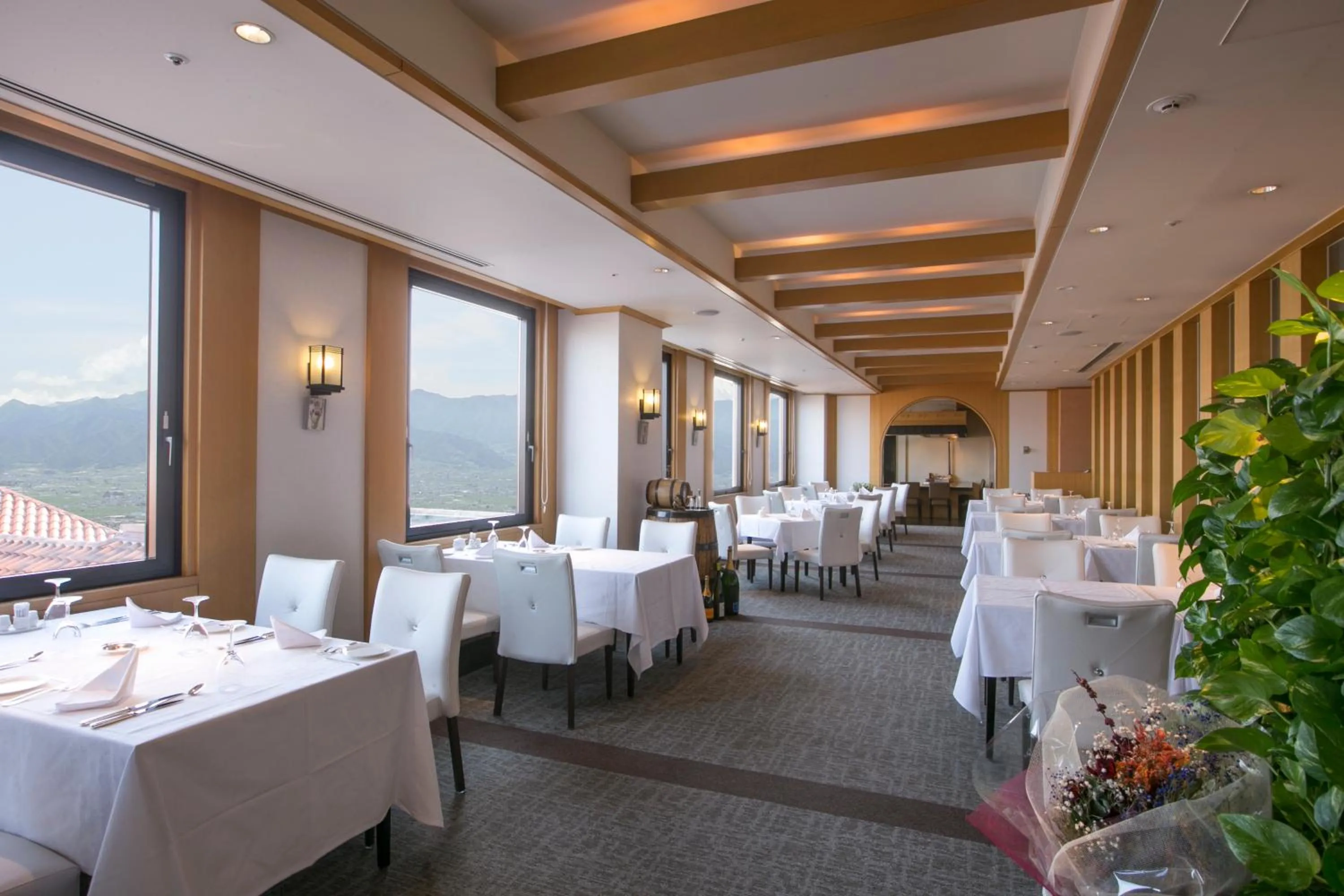 Restaurant/places to eat in Fruit Park Fujiya Hotel