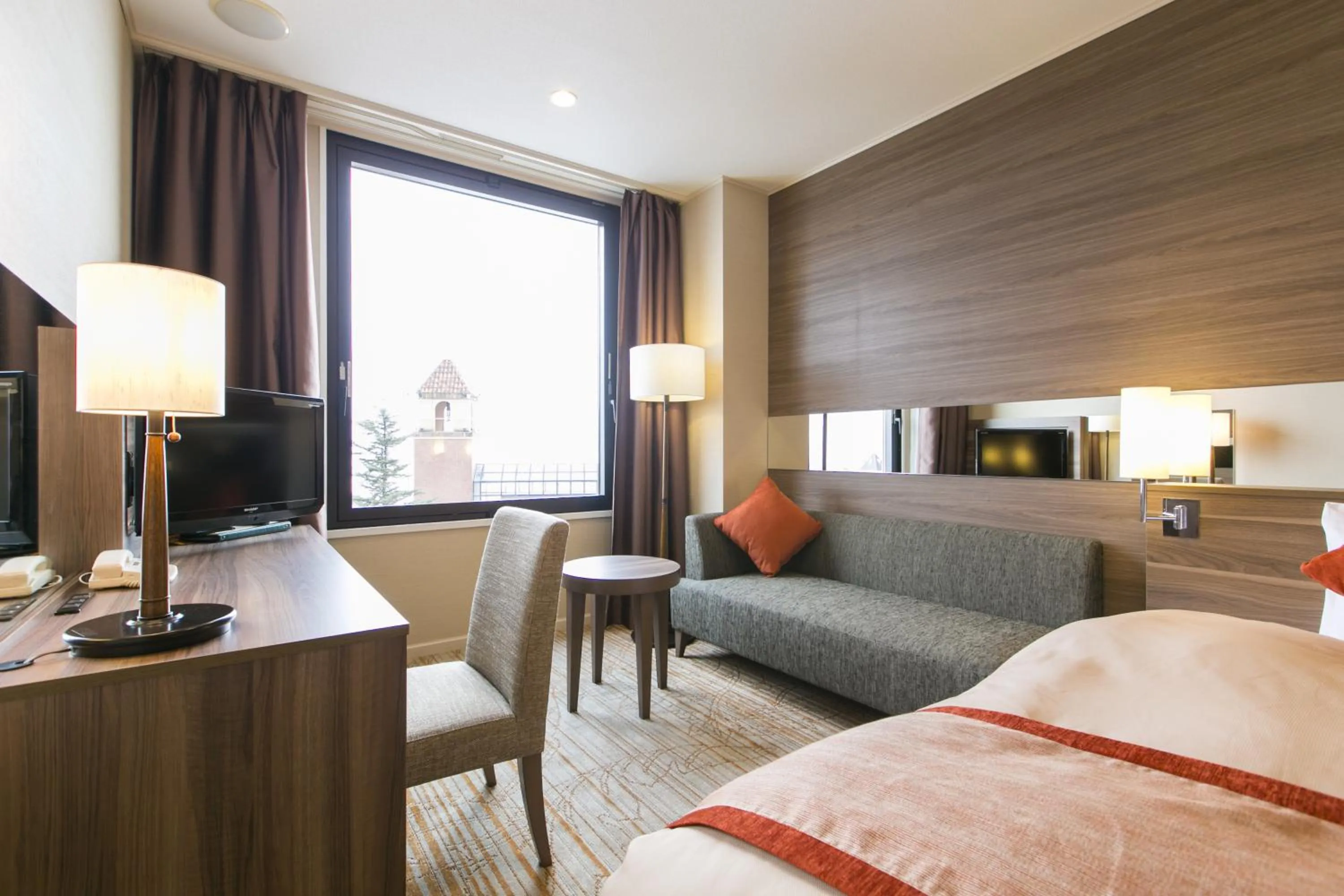 Photo of the whole room, Bed in Fruit Park Fujiya Hotel