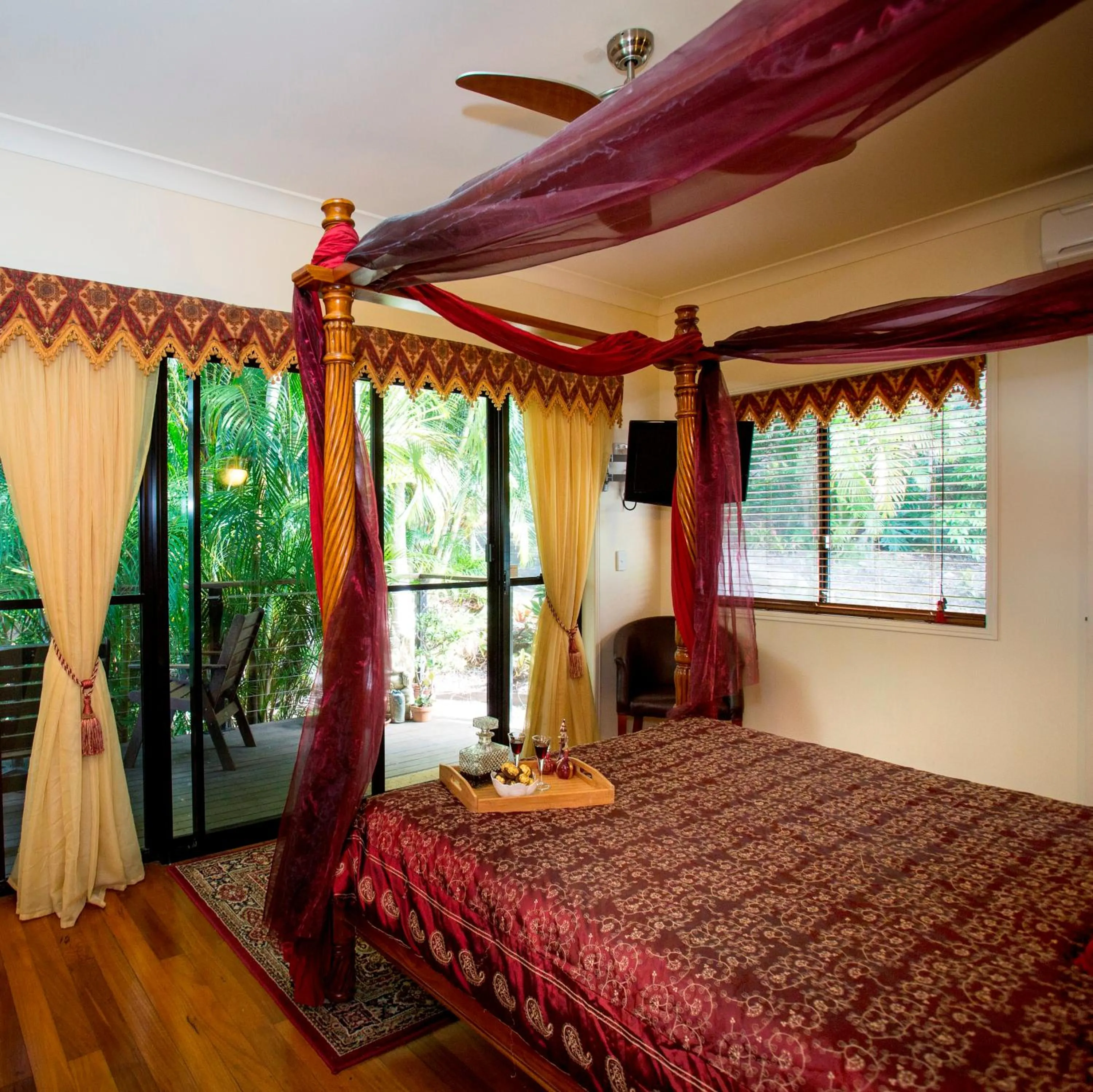 Bedroom, Bed in Mt Cotton Retreat