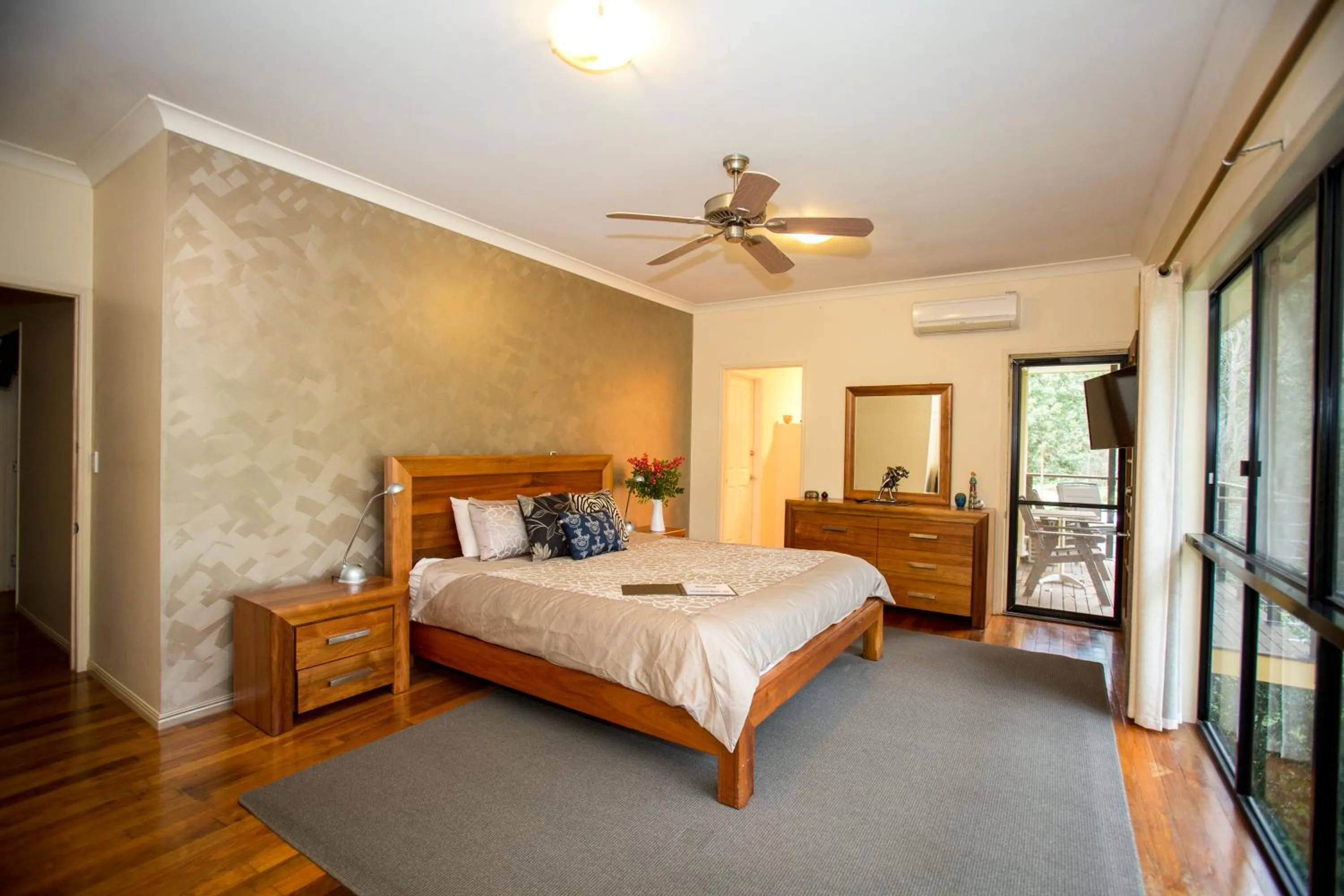 Balcony/Terrace, Bed in Mt Cotton Retreat