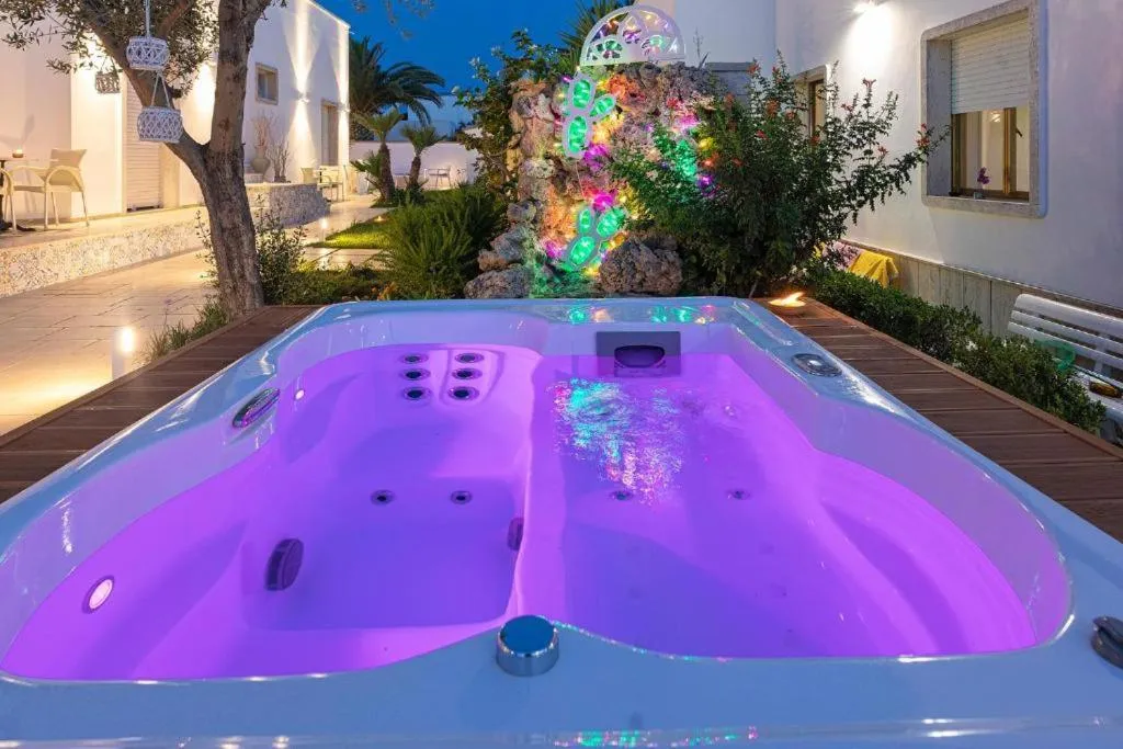 Hot Tub in Le Gemelle Boutique Hotel
