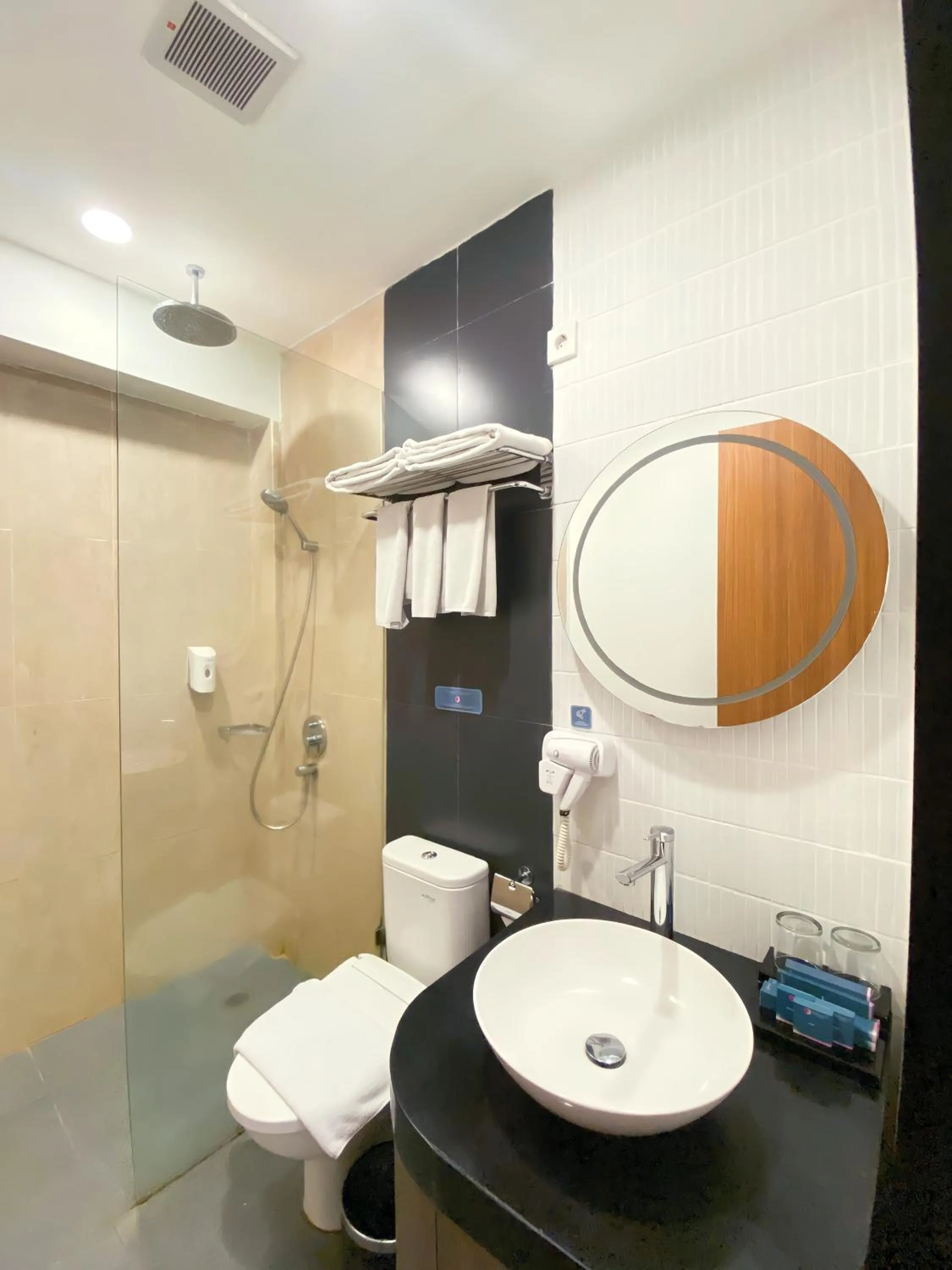 Bathroom in Shakti Hotel Bandung
