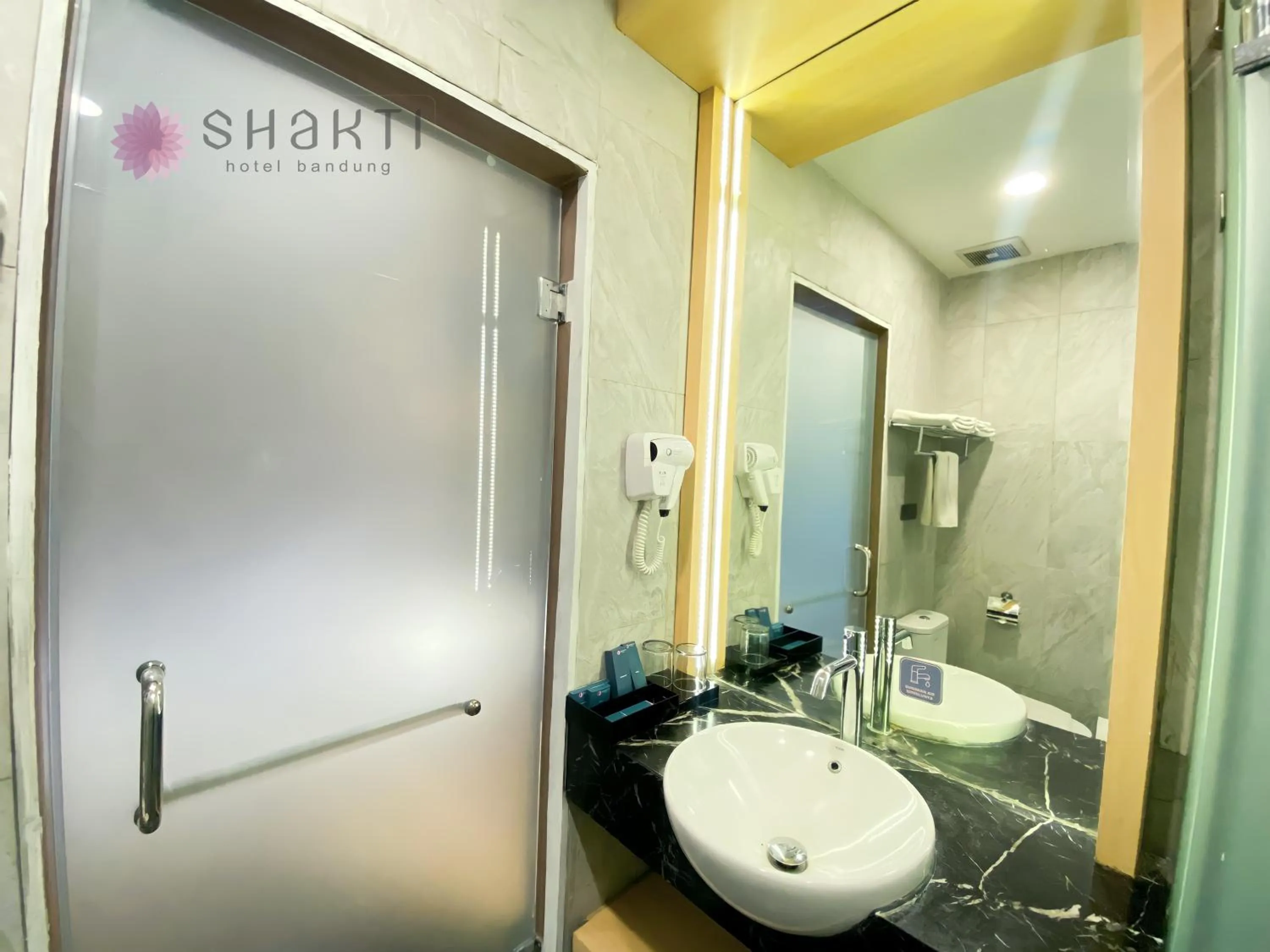 Bathroom in Shakti Hotel Bandung