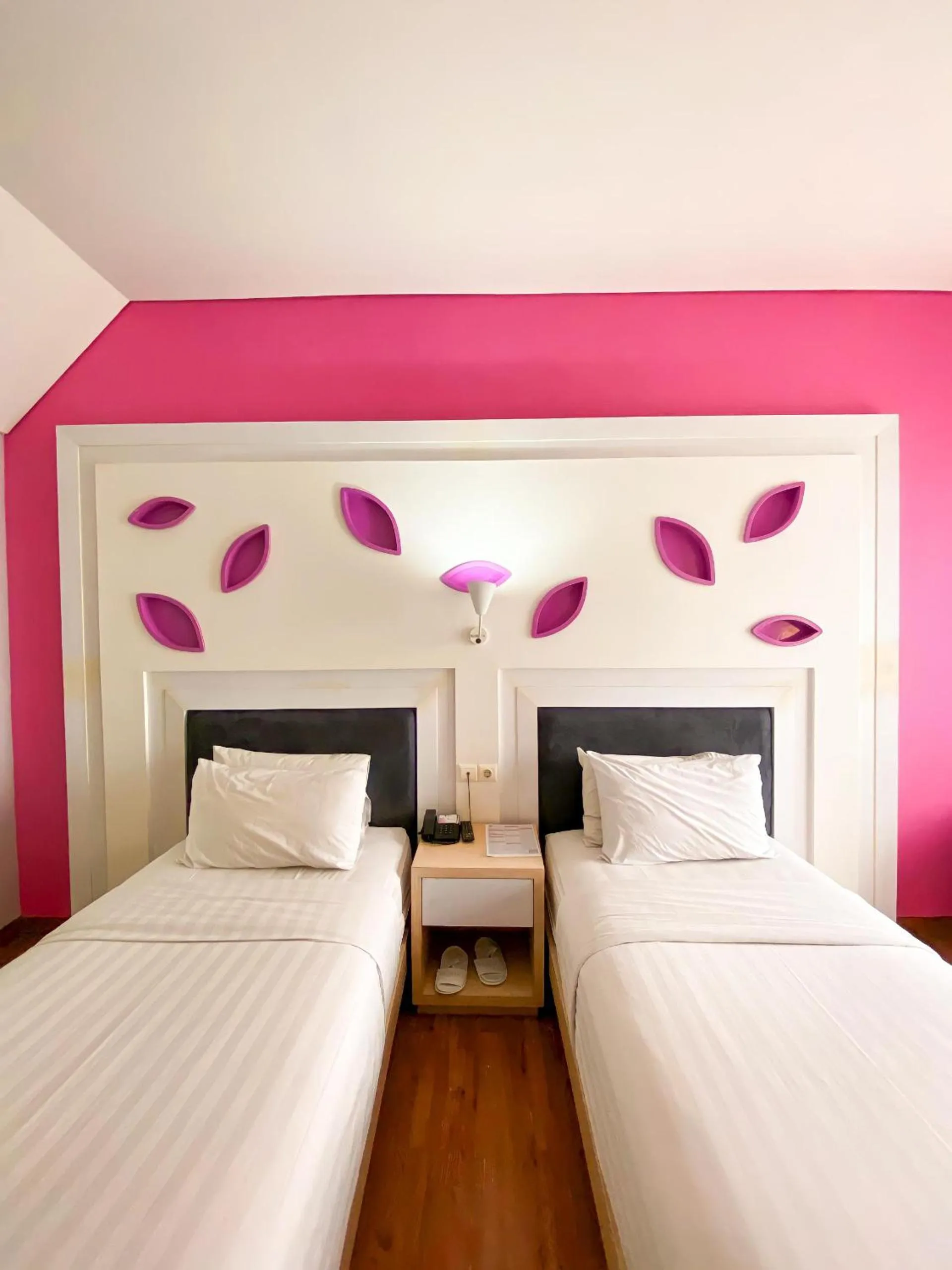 Bed in Shakti Hotel Bandung