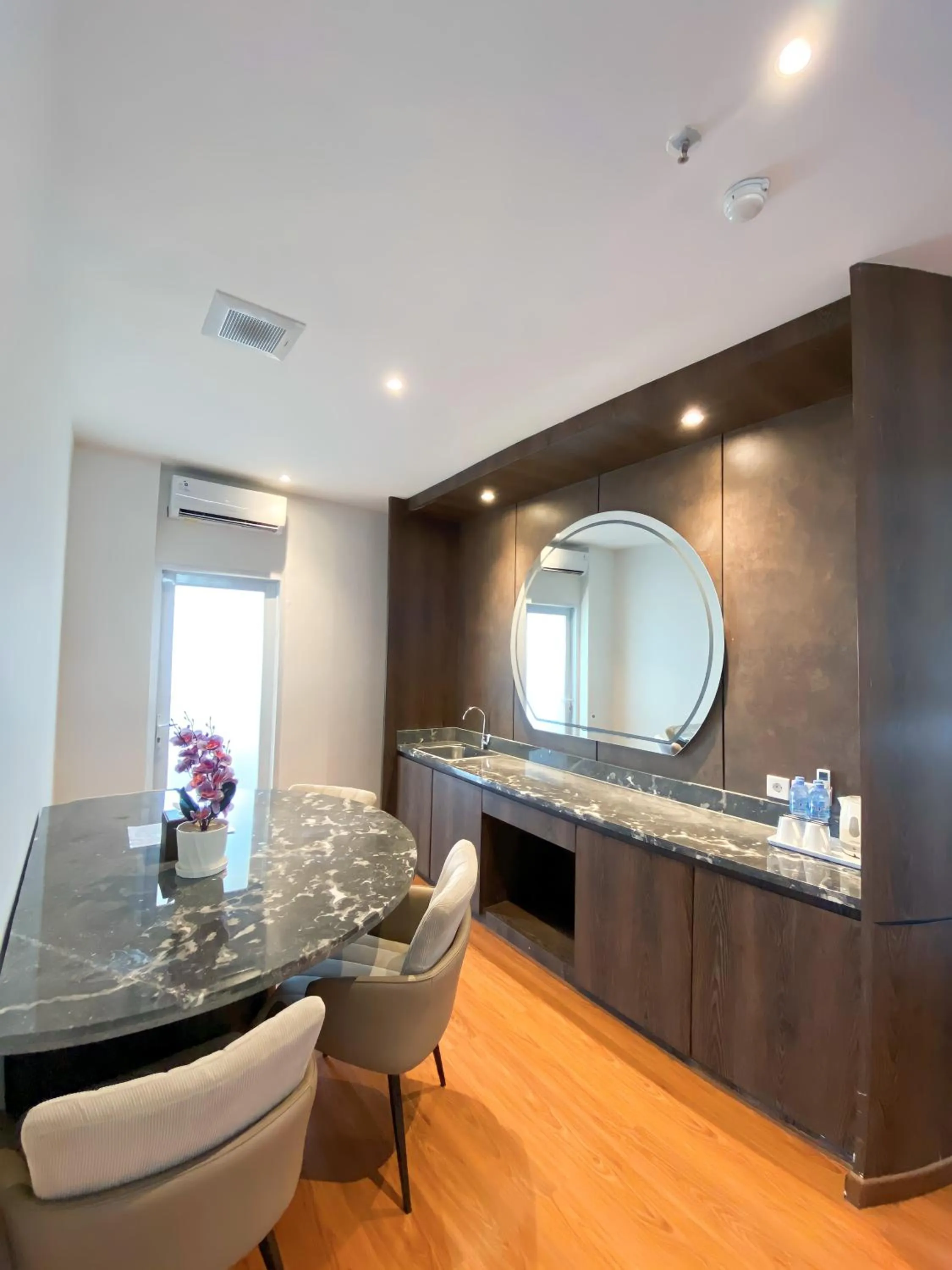 Dining area in Shakti Hotel Bandung