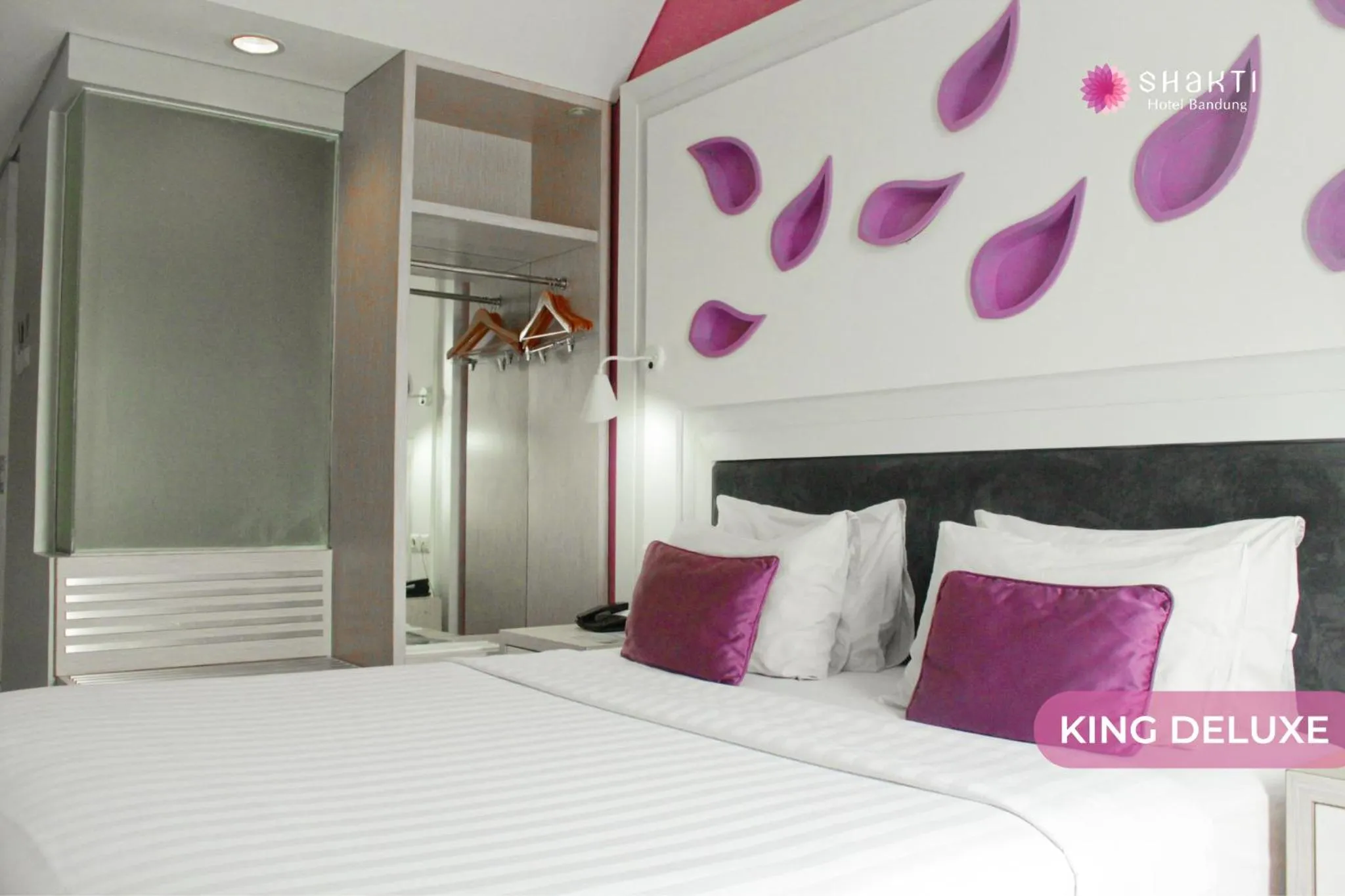 Bedroom, Bed in Shakti Hotel Bandung