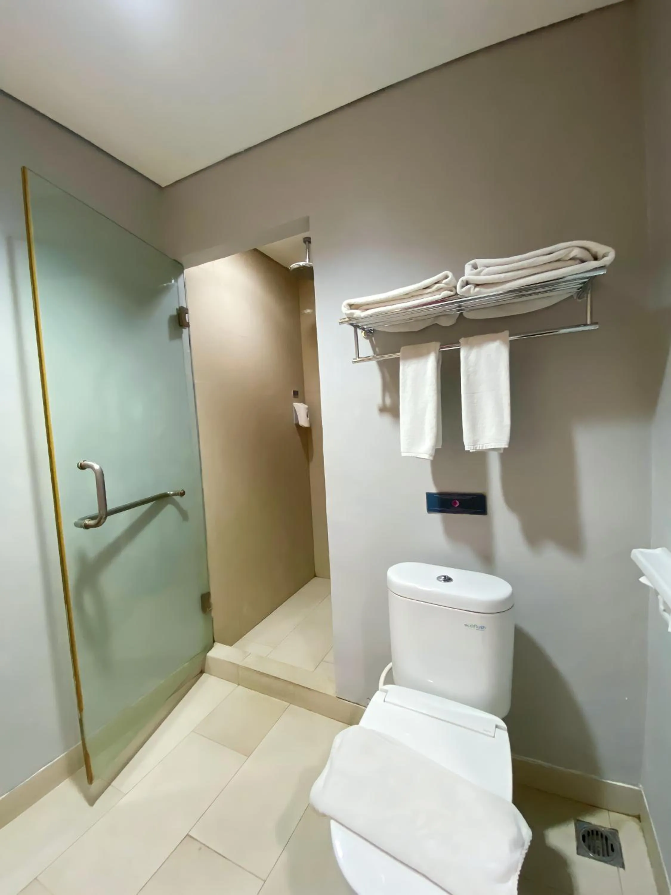 Bathroom in Shakti Hotel Bandung