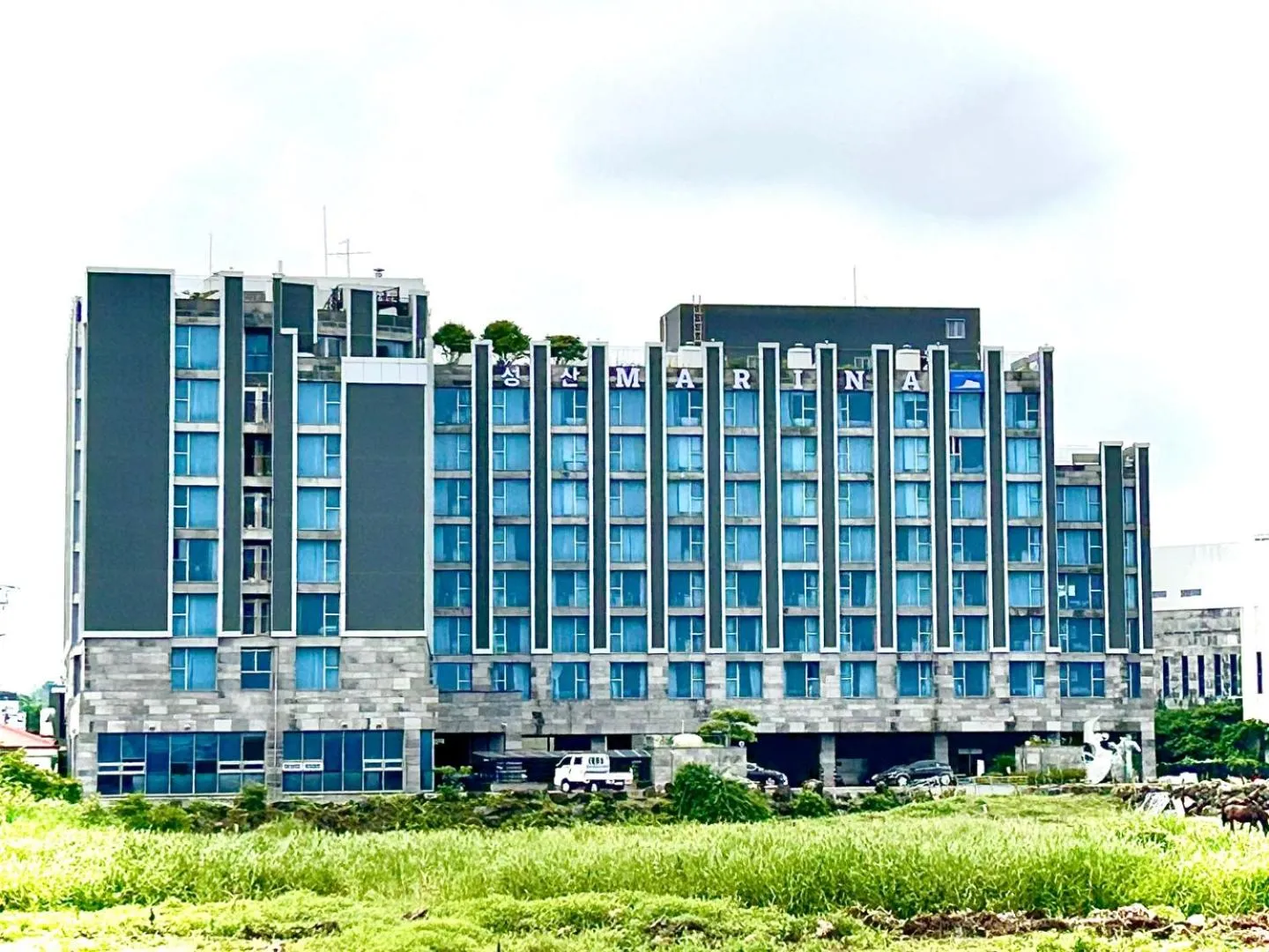 Property building in Sungsan Marina Hotel
