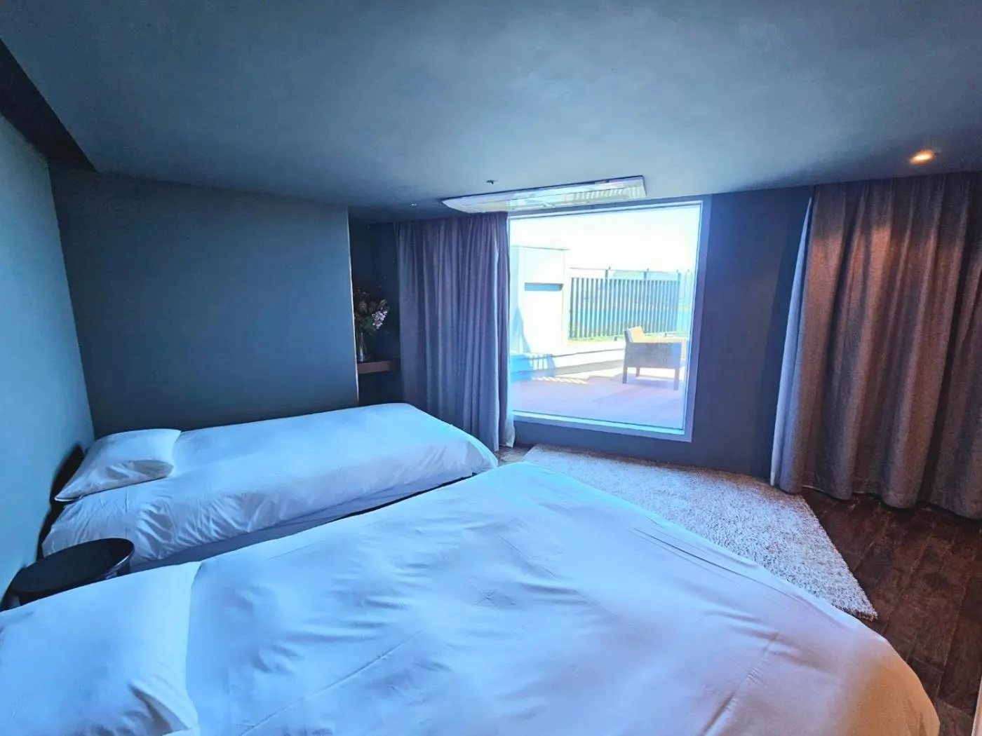 Bed in Sungsan Marina Hotel