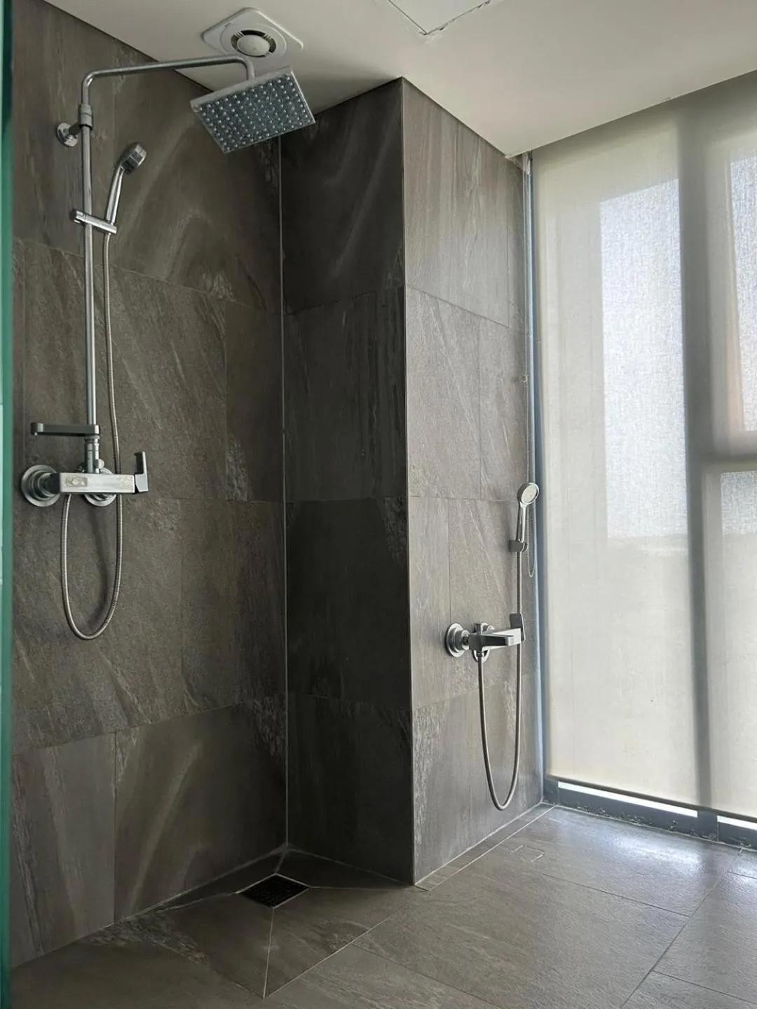 Shower in Sungsan Marina Hotel