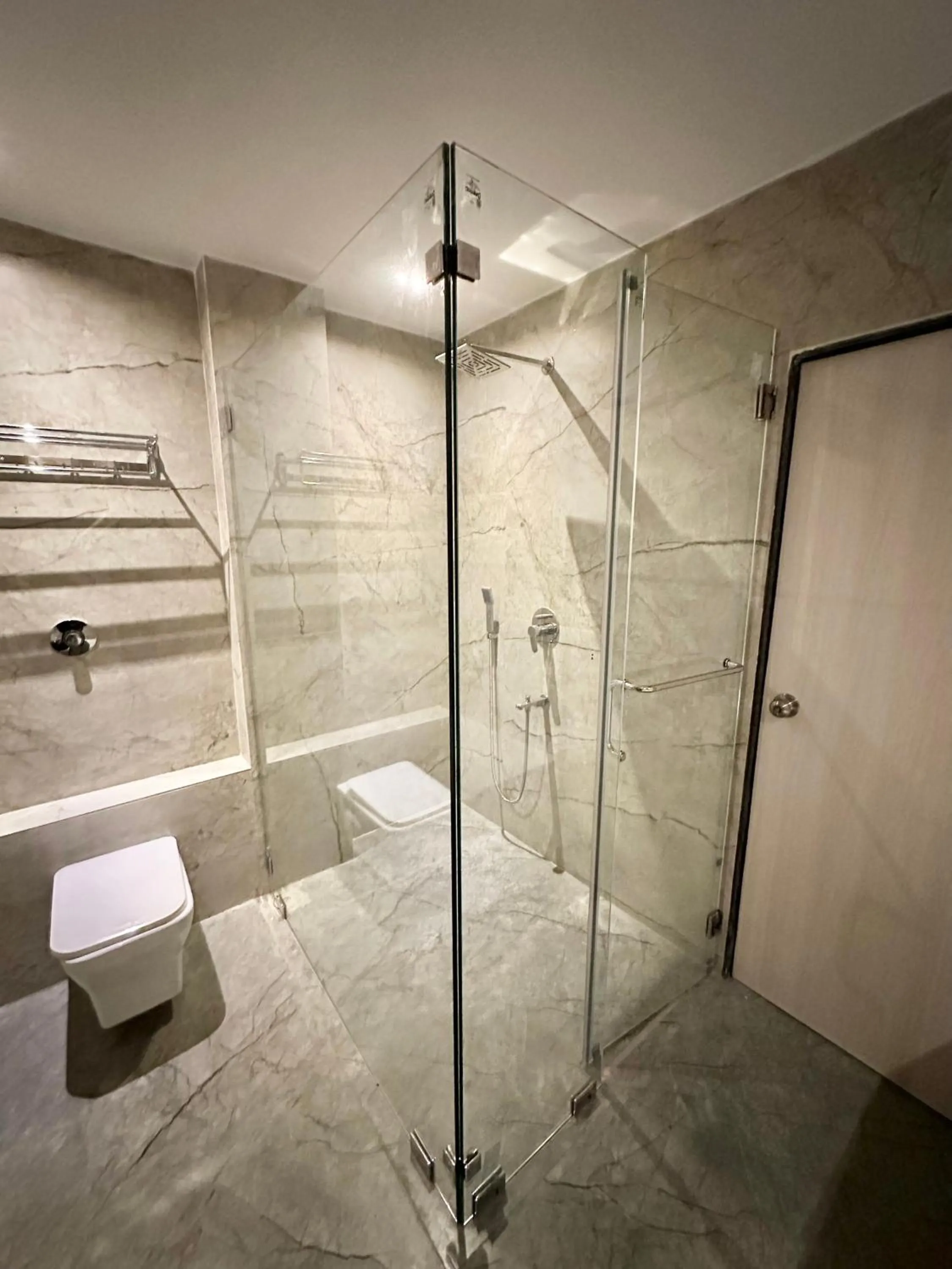 TAKHT- Executive Suites and Rooms