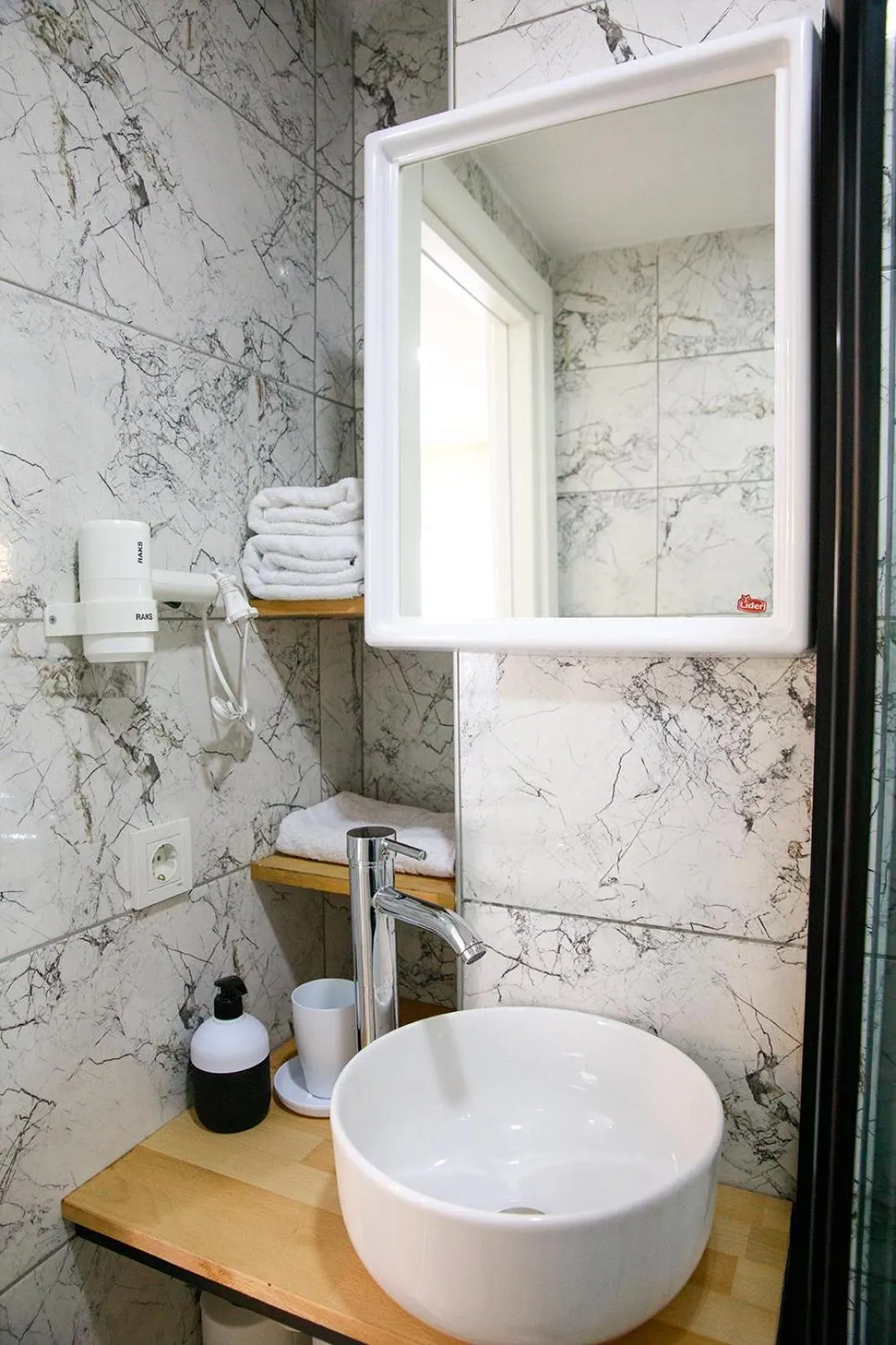 Shower in Beans House Suite 8-26