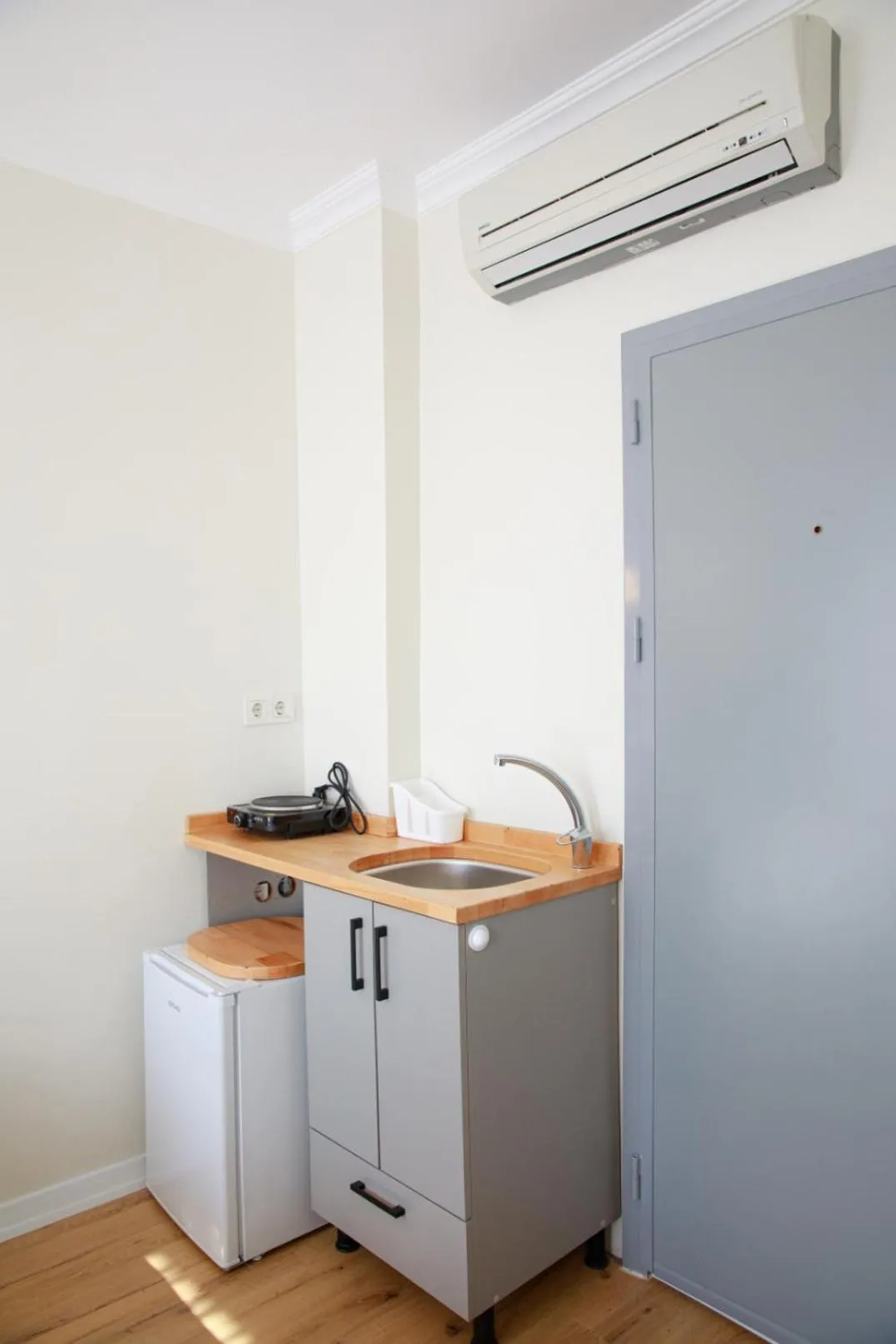 Kitchen or kitchenette in Beans House Suite 8-26