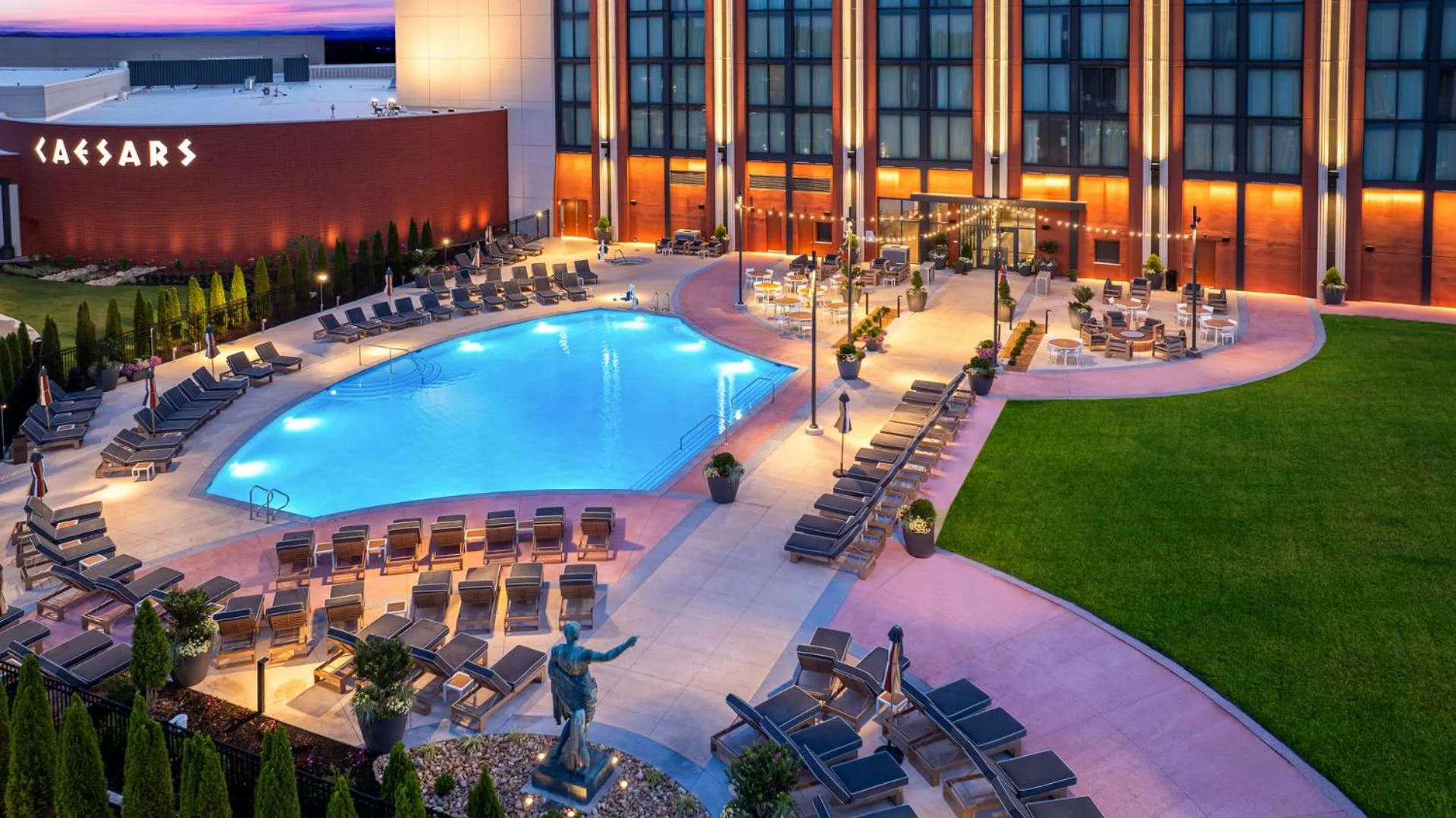 Swimming pool in Caesars Virginia, A Caesars Destination