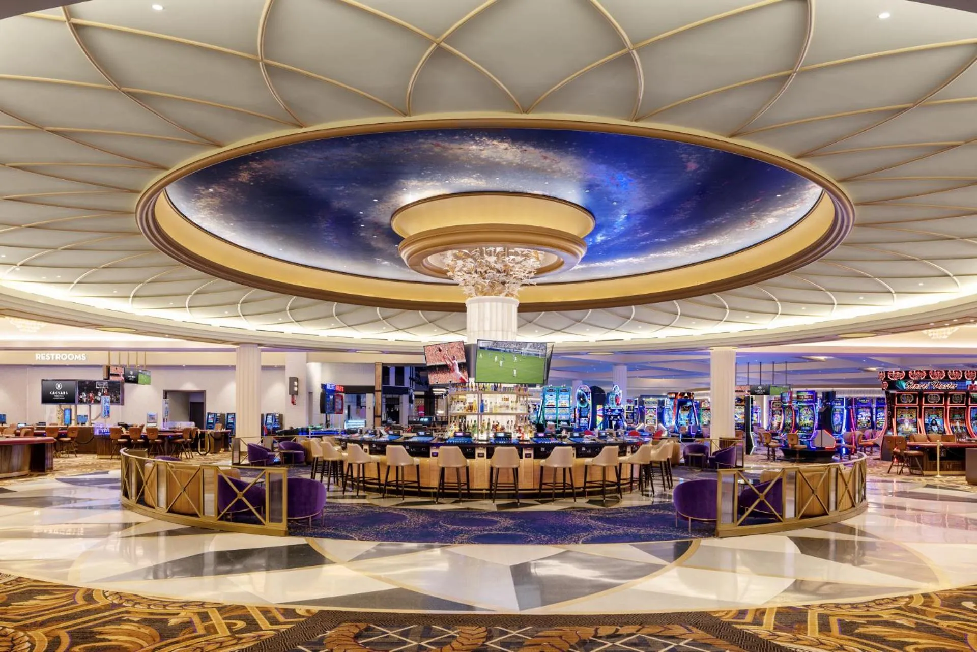 Lounge or bar in Caesars Virginia, A Caesars Destination