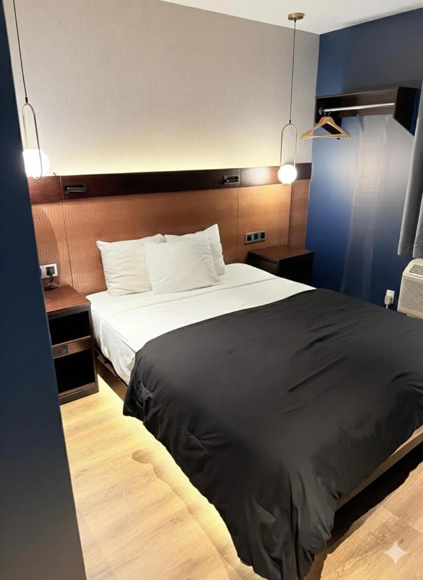 Bed in Hotel Mirage Brooklyn