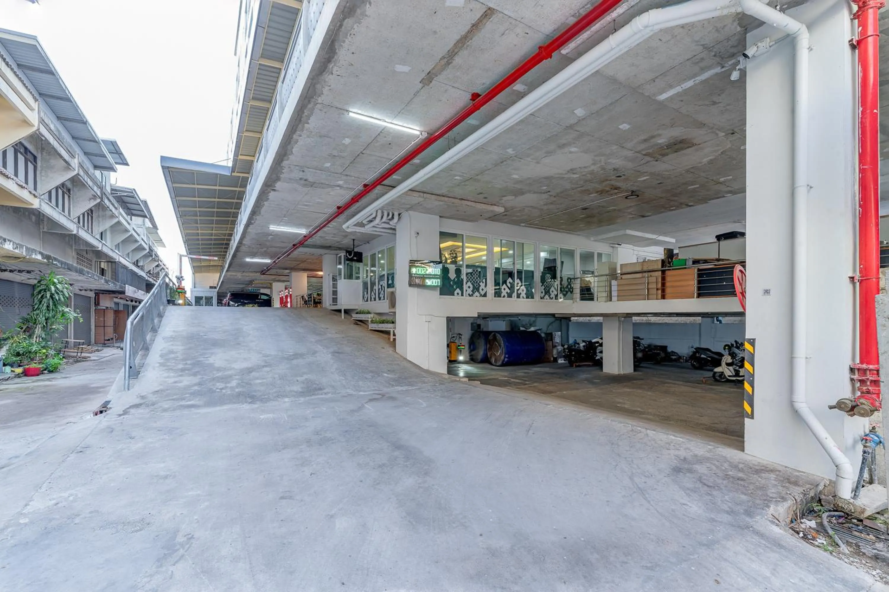 Parking in TJ 4711 Residence