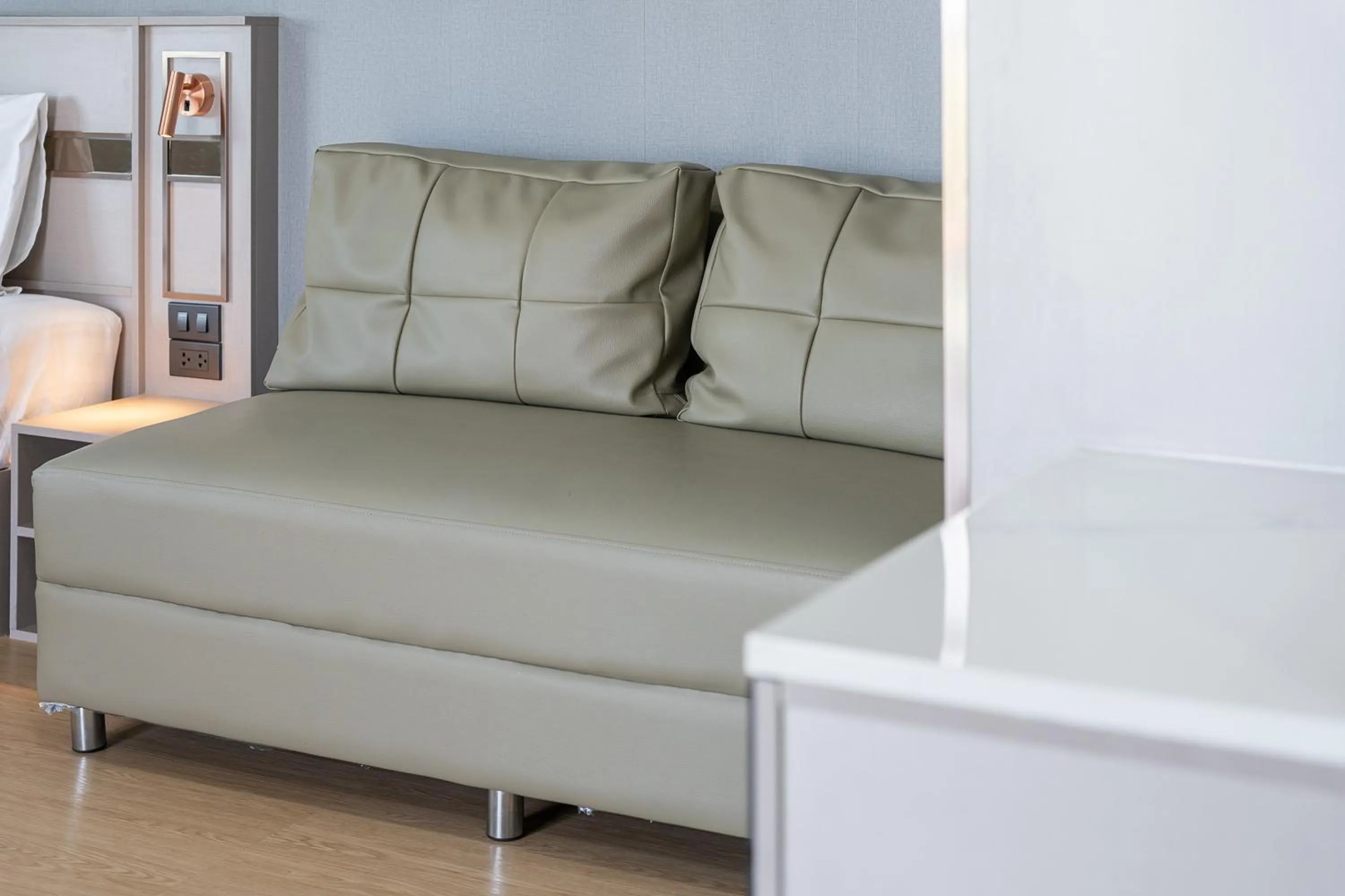 Seating area in TJ 4711 Residence