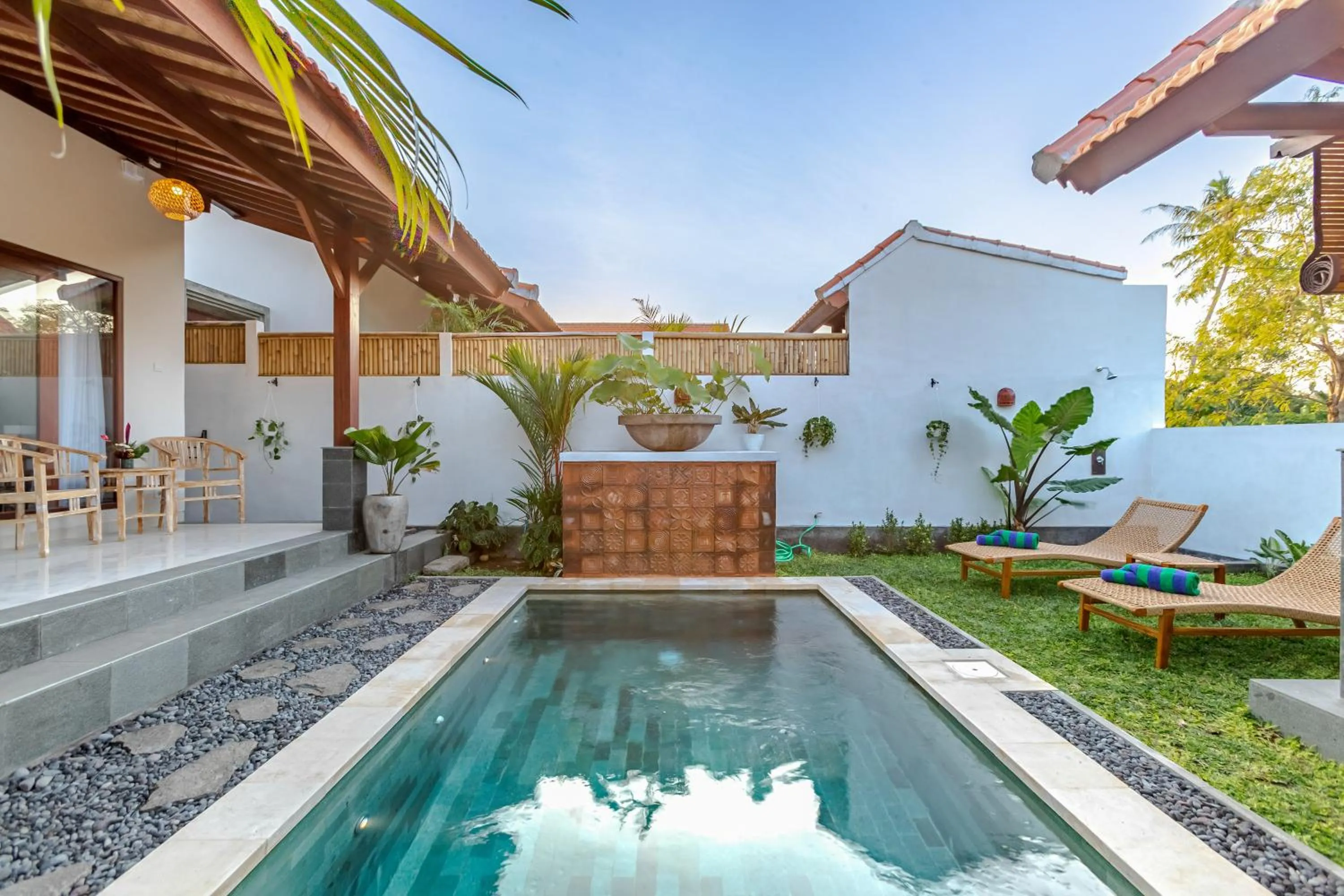 Swimming pool in The Lavana Roemah Juwet Nyanyi Beach