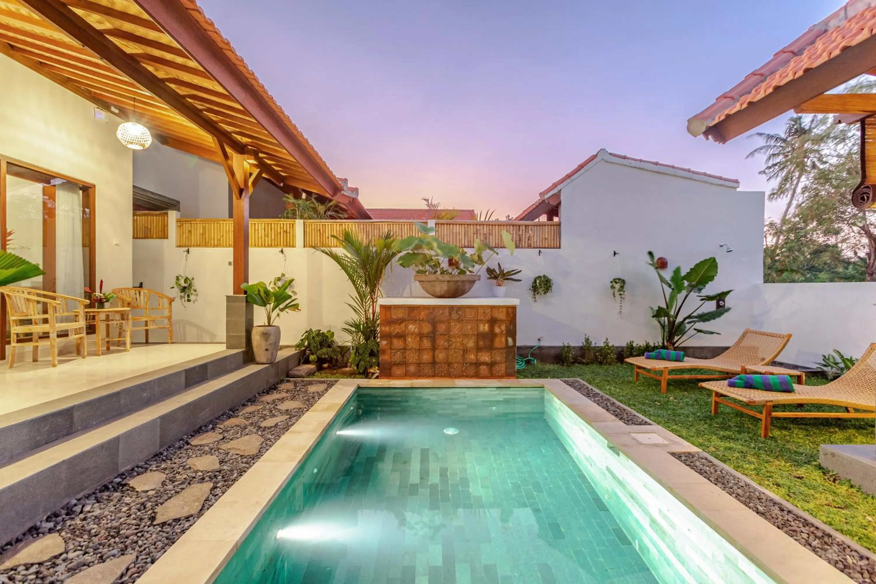 Swimming pool in The Lavana Roemah Juwet Nyanyi Beach