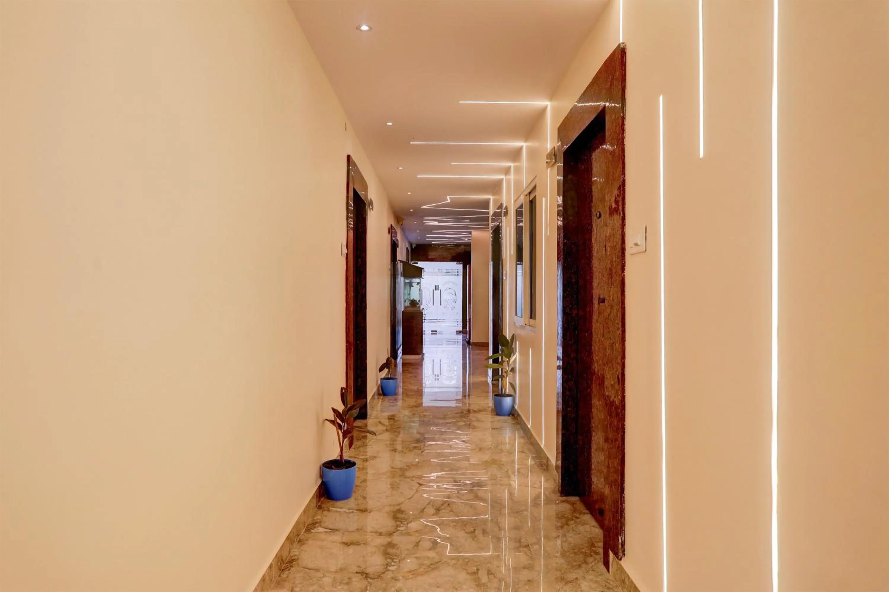 Lobby or reception in Super Townhouse Khammam Formerly Bluemoon