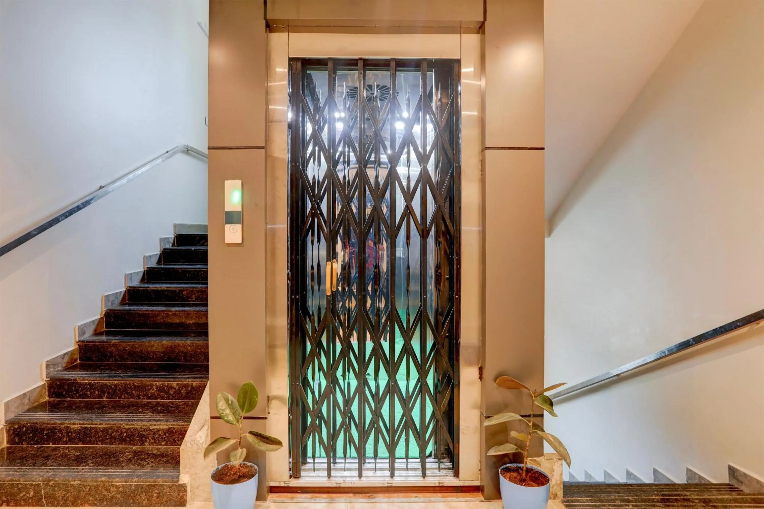 Lobby or reception in Super Townhouse Khammam Formerly Bluemoon