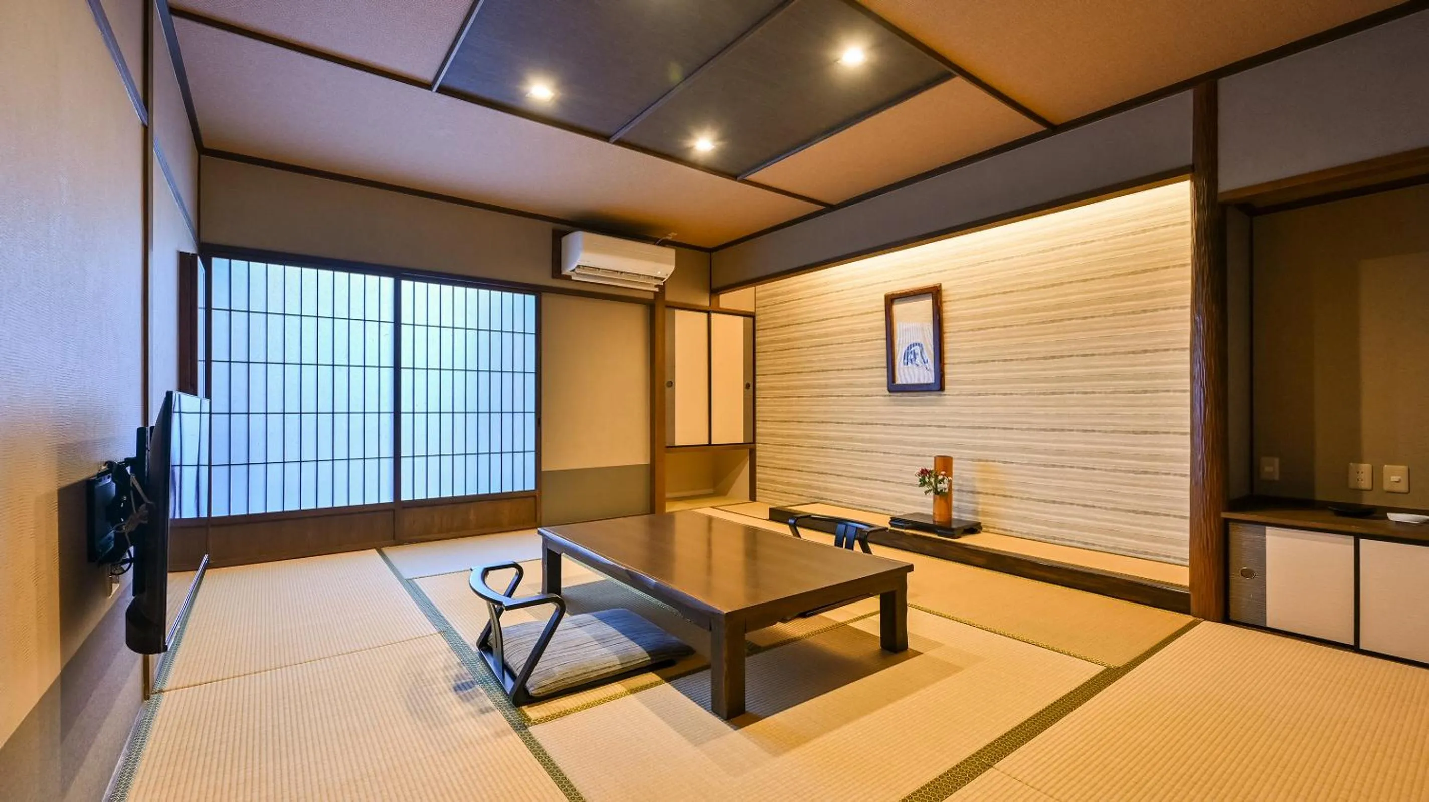 Photo of the whole room in Kaze no Tani no Iori