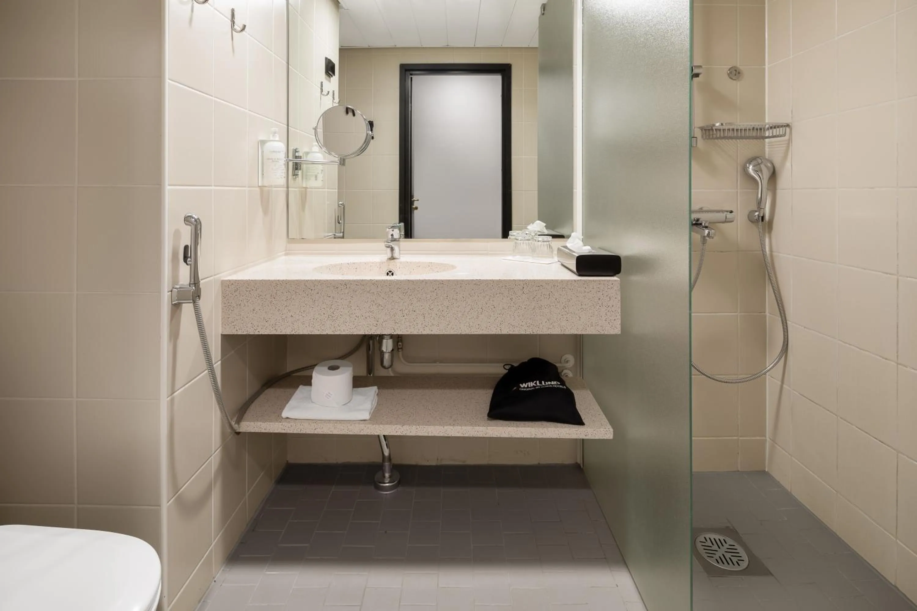 Shower in Original Sokos Hotel Wiklund