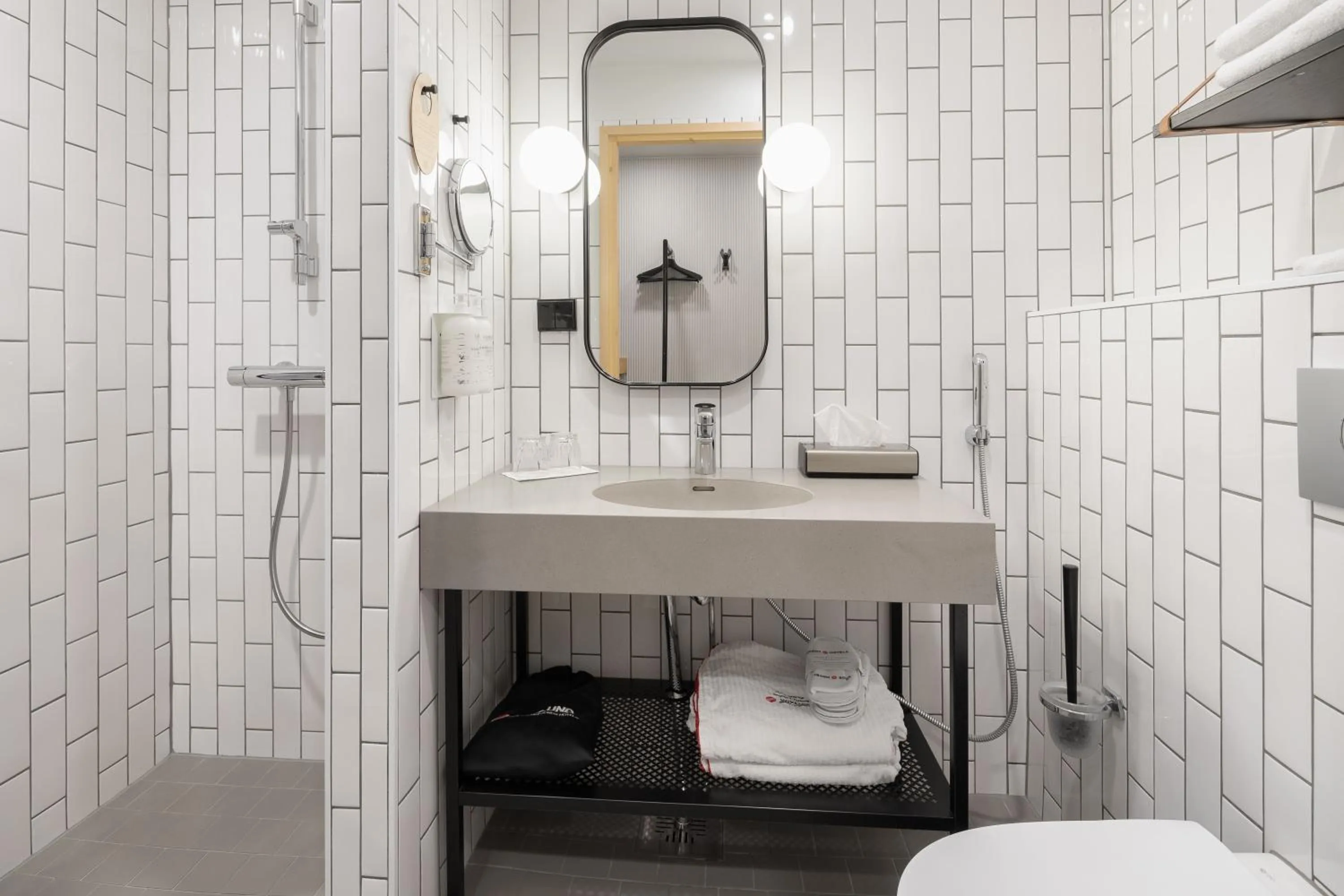 Shower in Original Sokos Hotel Wiklund