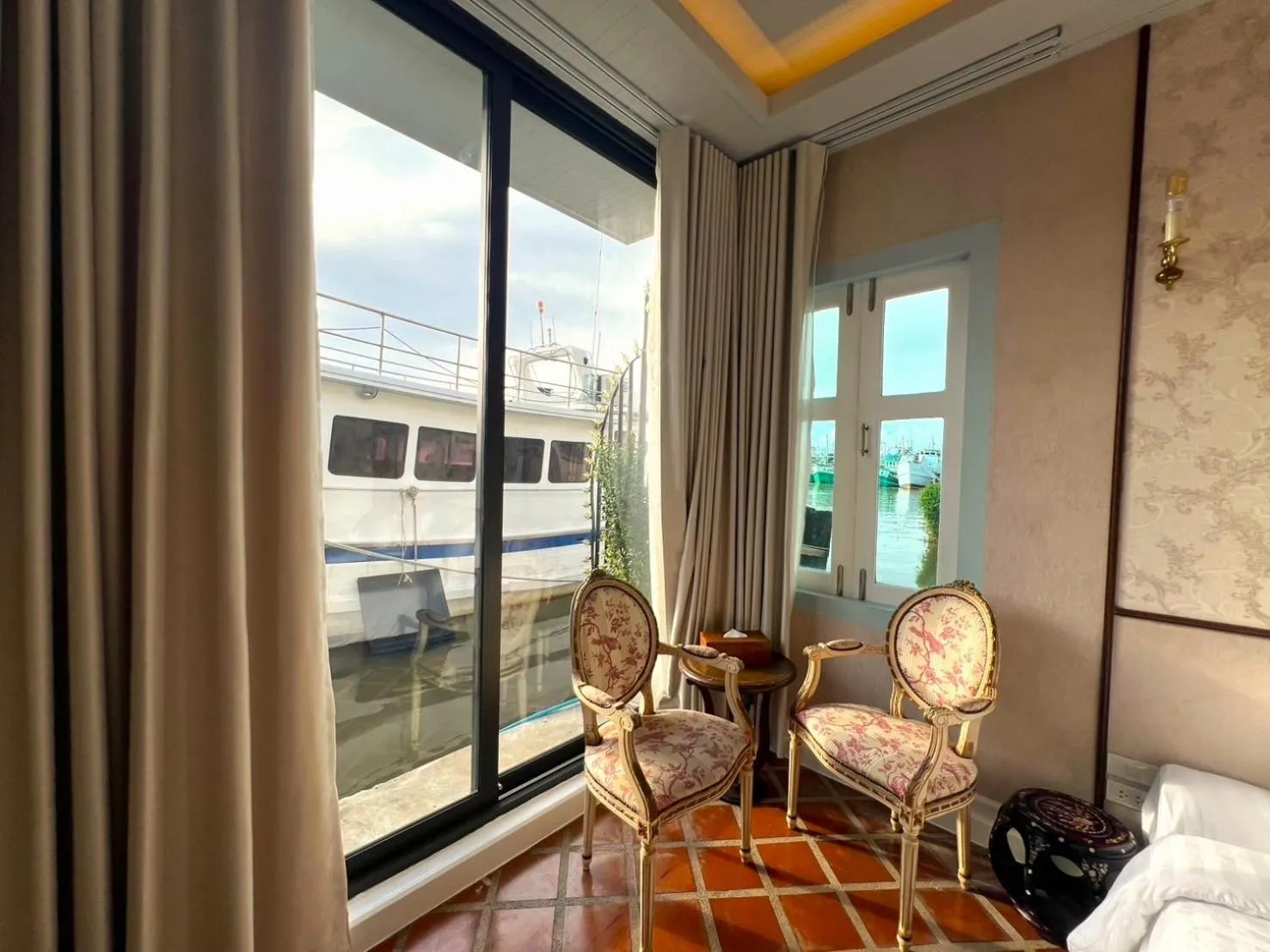 Seating area in Casa Der See Boutique House